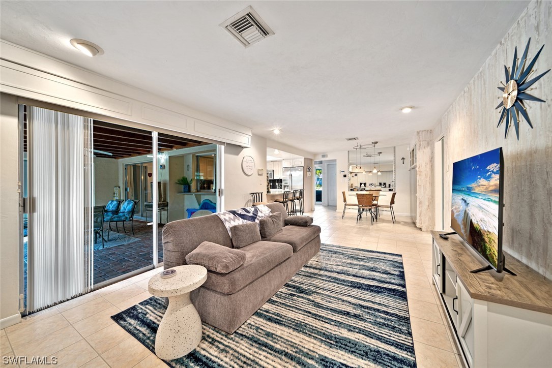 5104 Fairfield DR