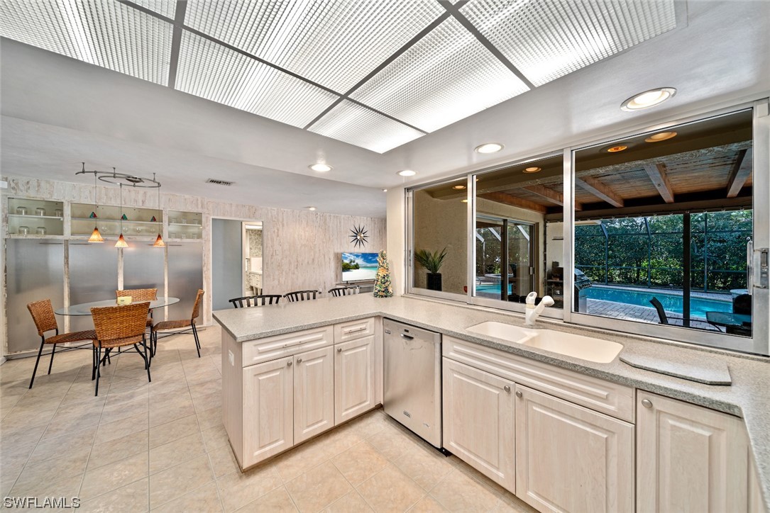 5104 Fairfield DR