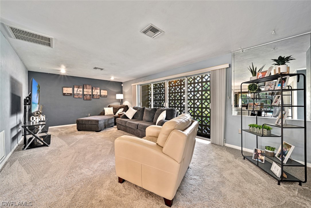 5104 Fairfield DR