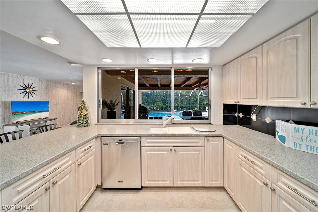 5104 Fairfield DR