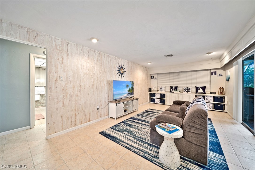 5104 Fairfield DR