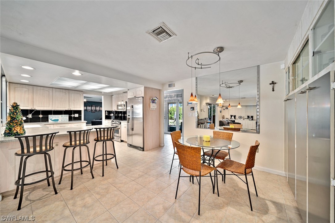 5104 Fairfield DR
