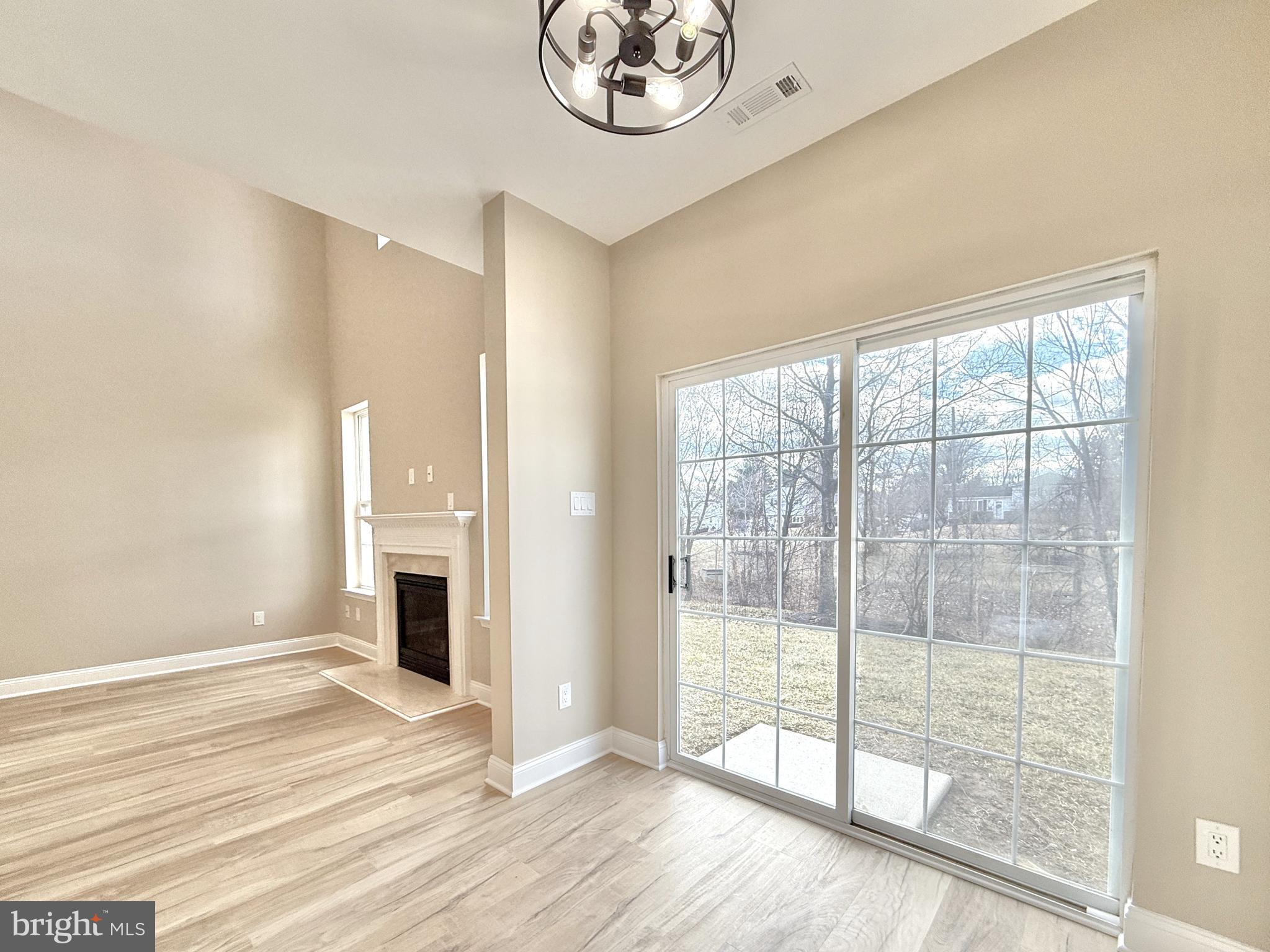 15 Kingswood Ct