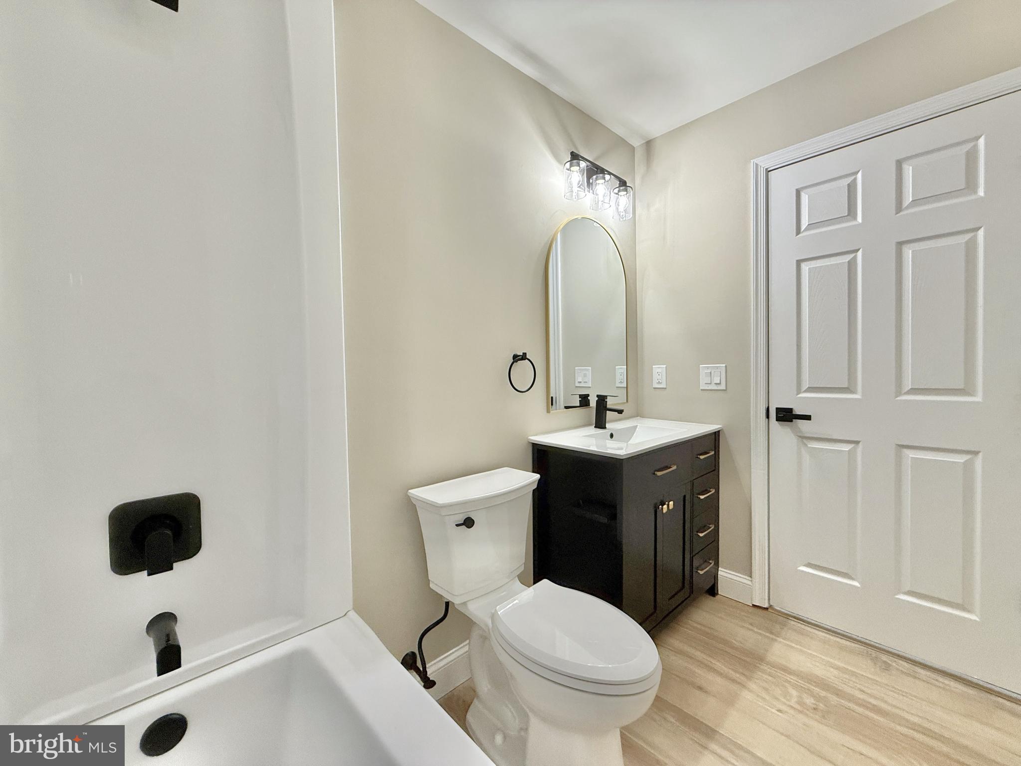 15 Kingswood Ct