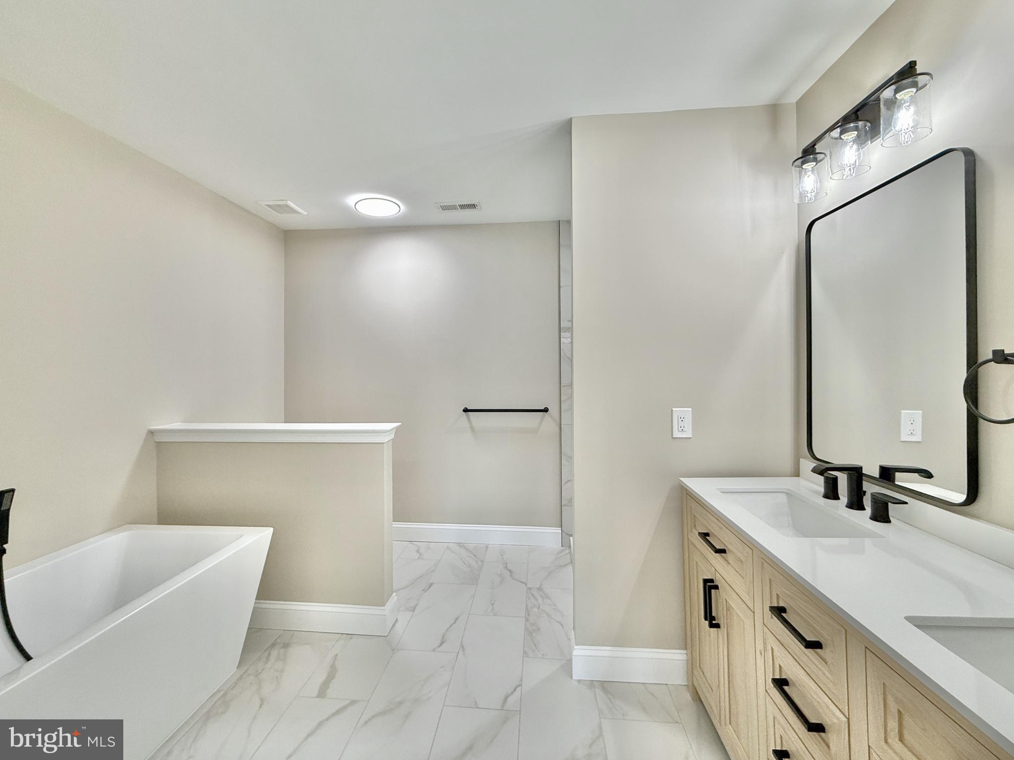 15 Kingswood Ct
