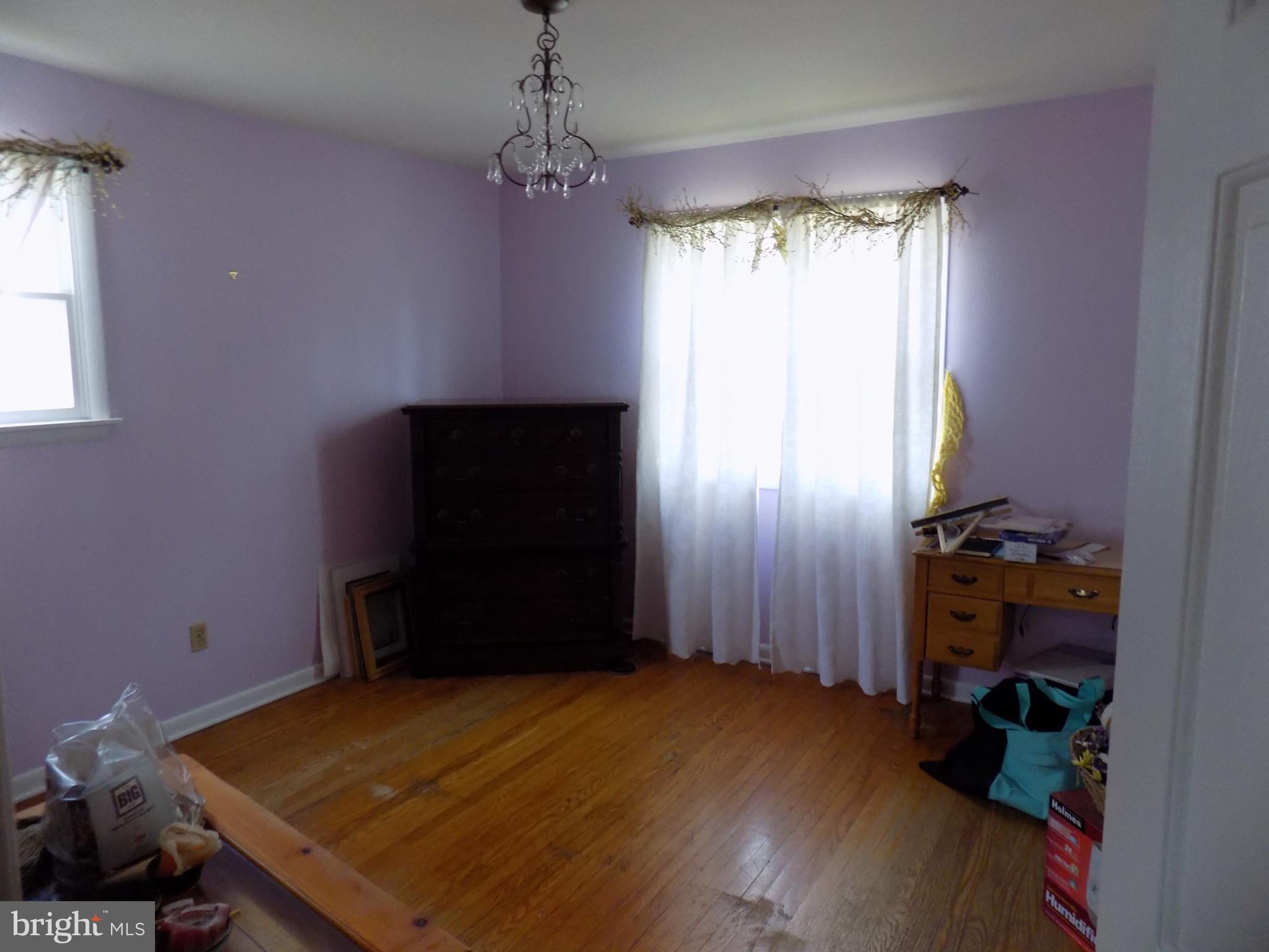 1422 W Schwenkmill Rd