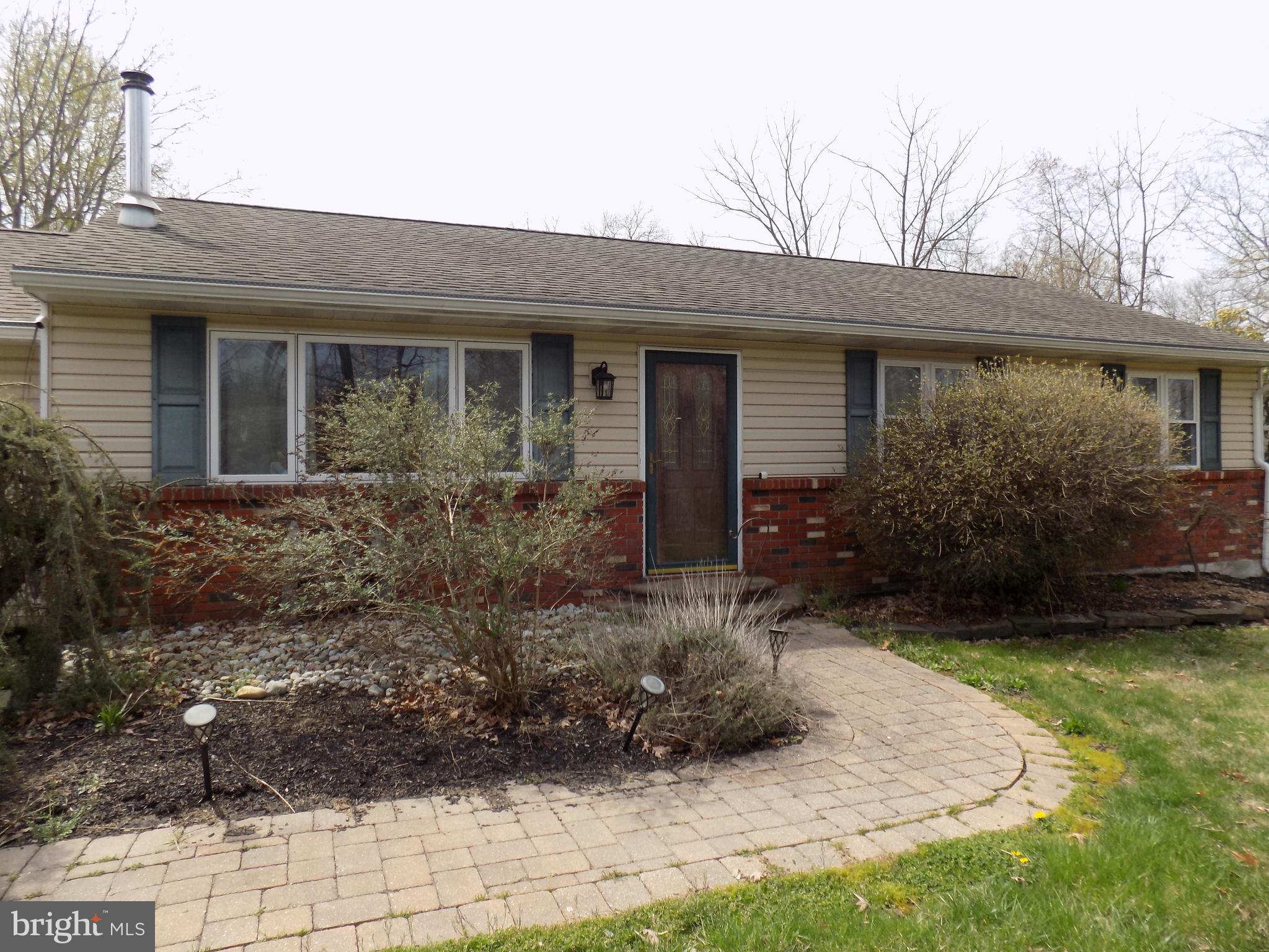 1422 W Schwenkmill Rd