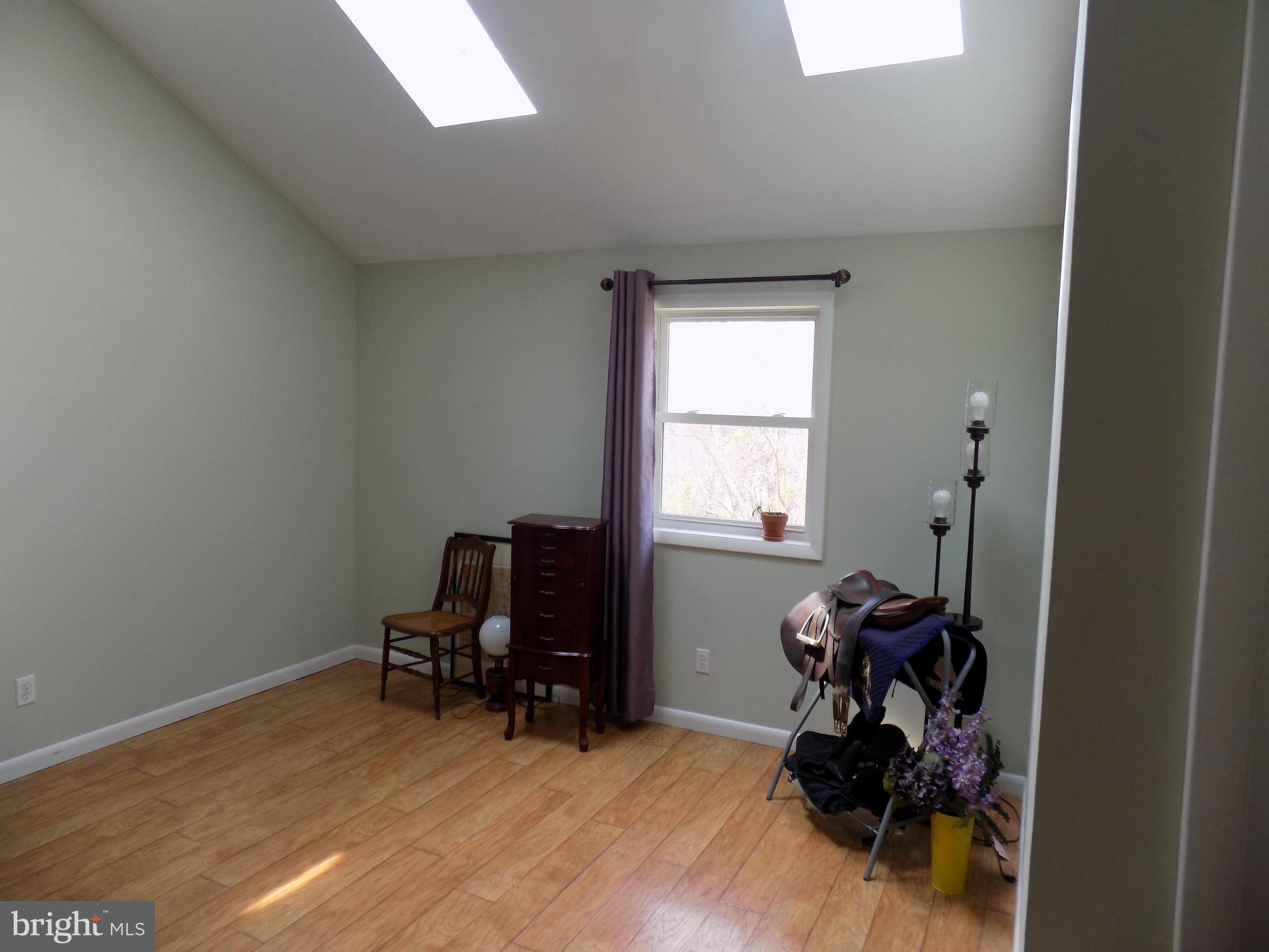 1422 W Schwenkmill Rd