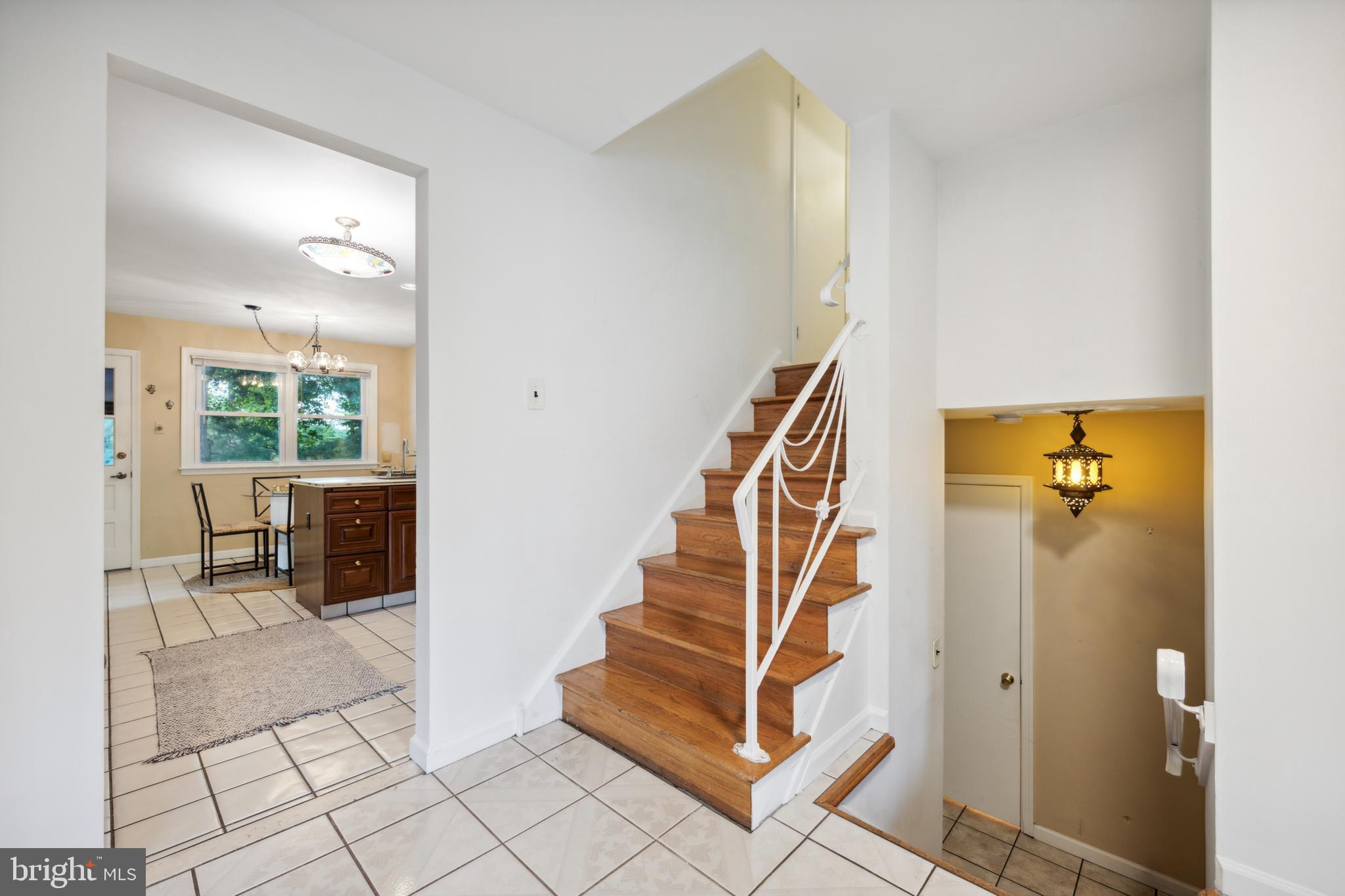 2702 BARRY LANE