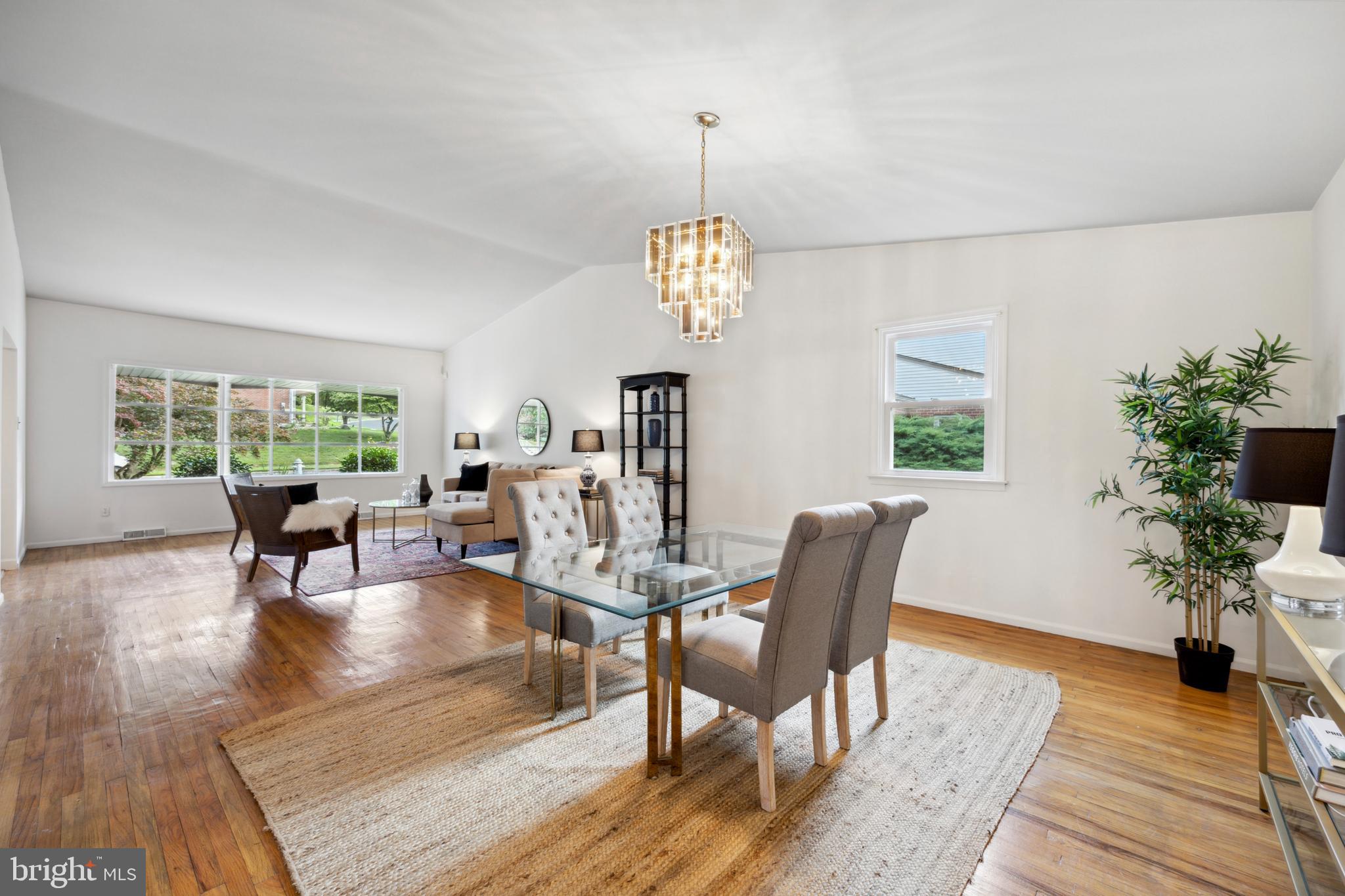 2702 BARRY LANE