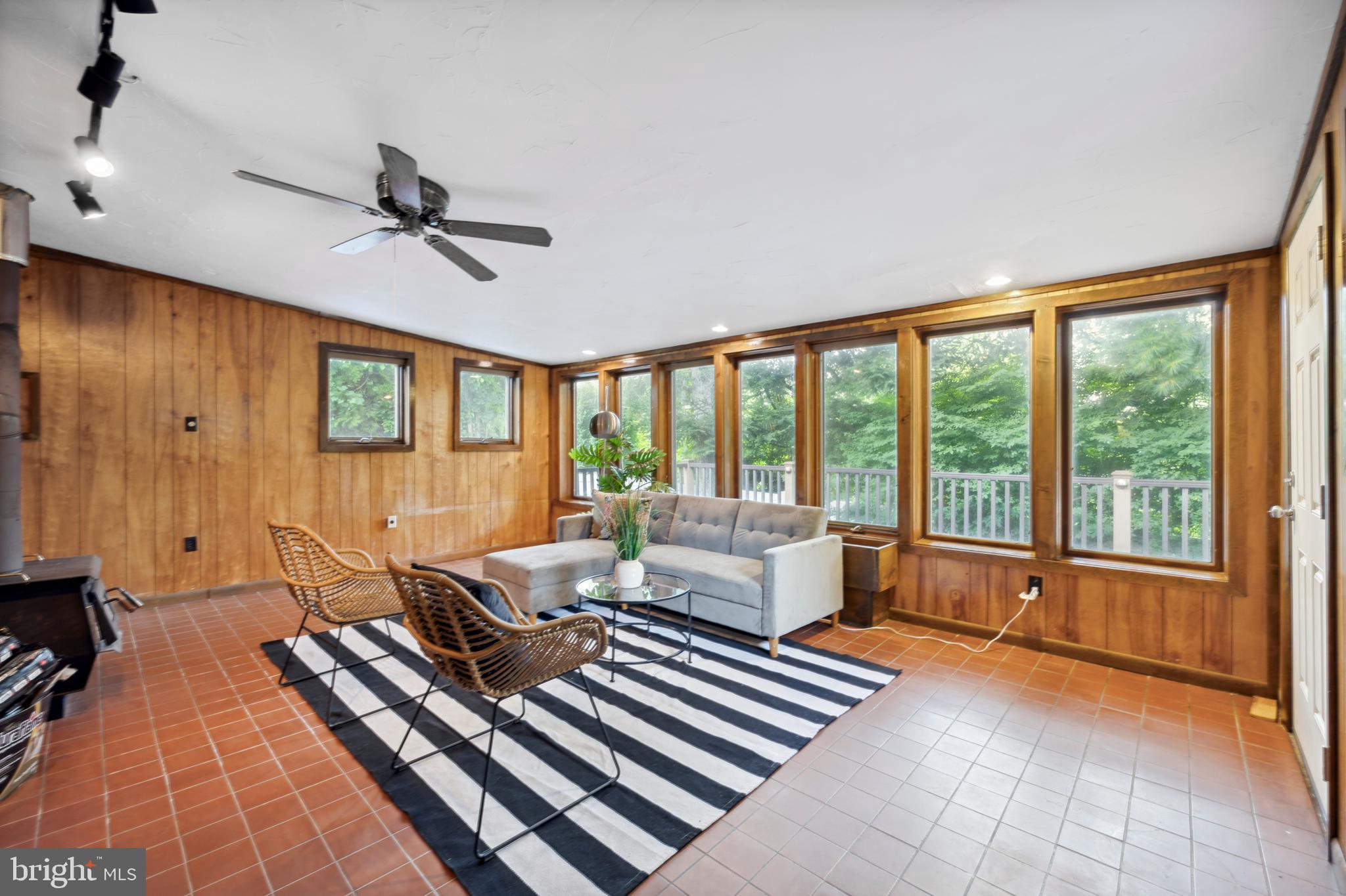 2702 BARRY LANE