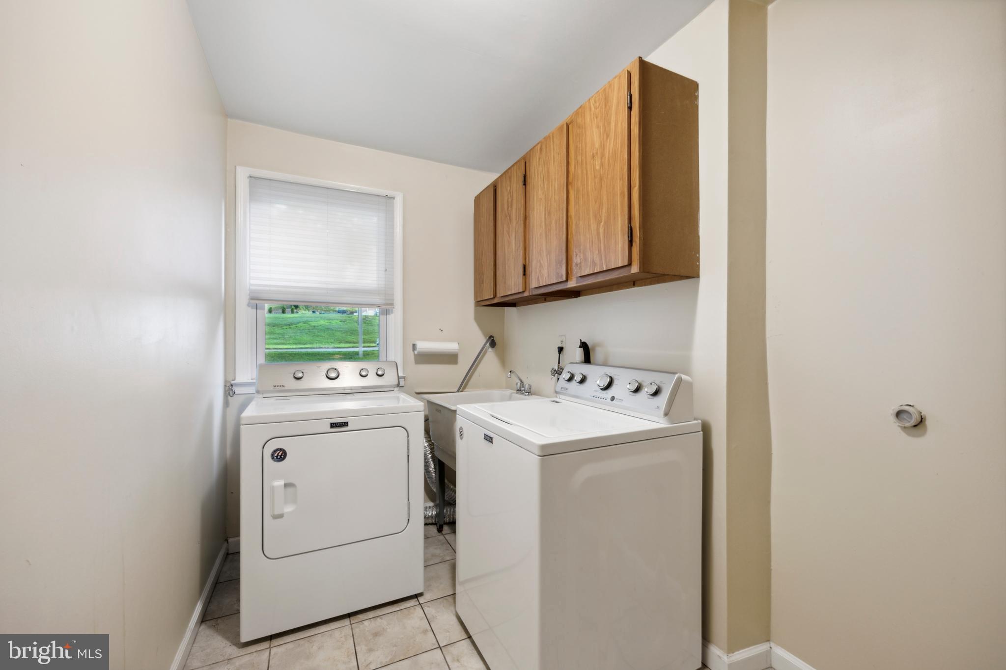 2702 BARRY LANE
