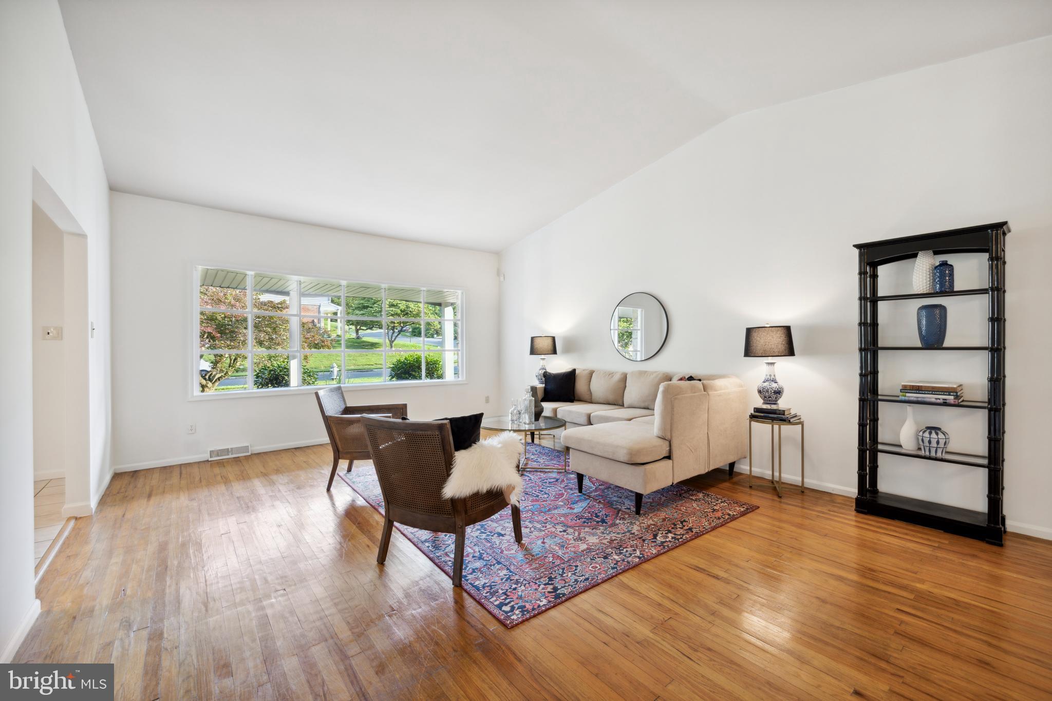 2702 BARRY LANE