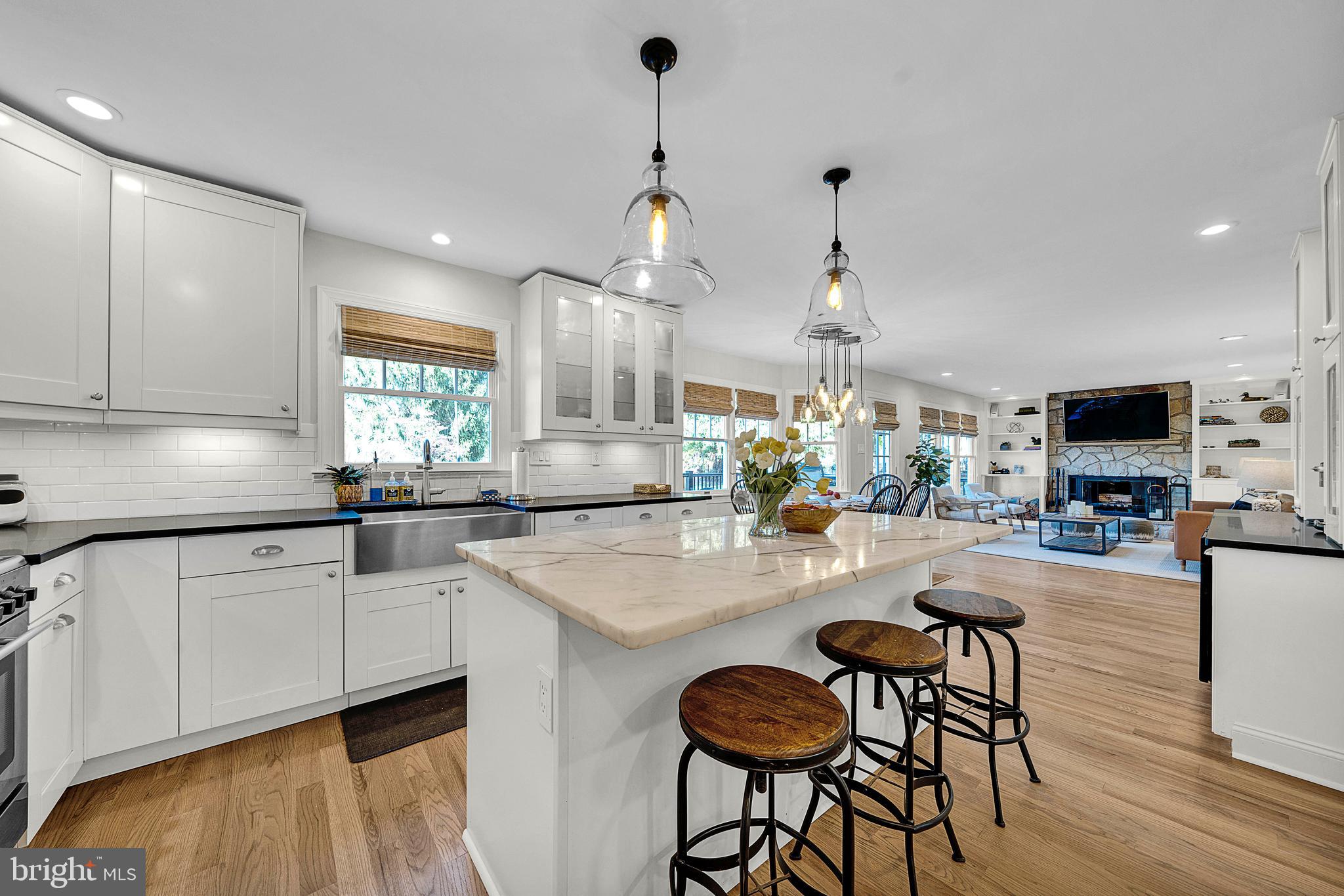 111 Mallard DRIVE W