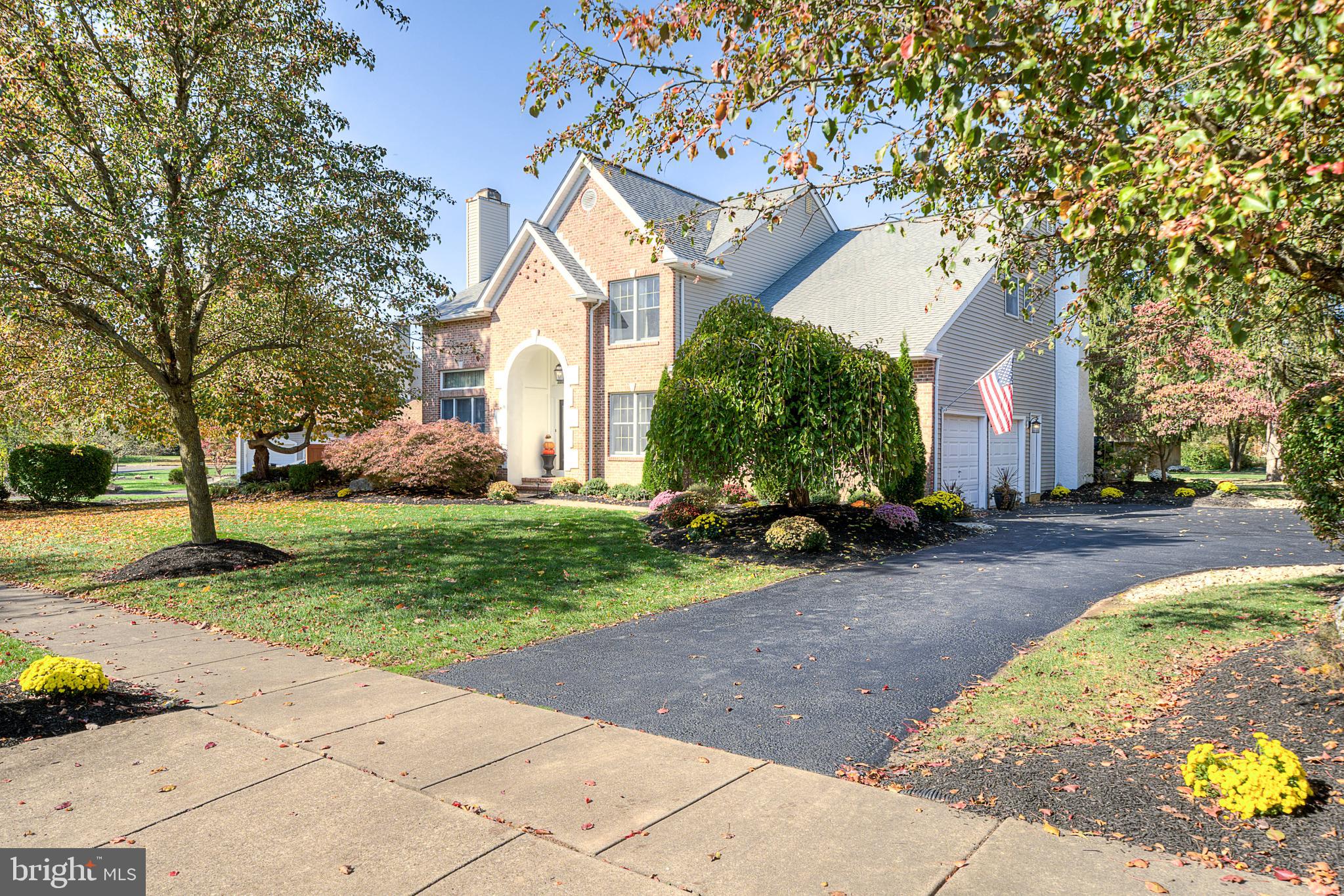 111 Mallard DRIVE W