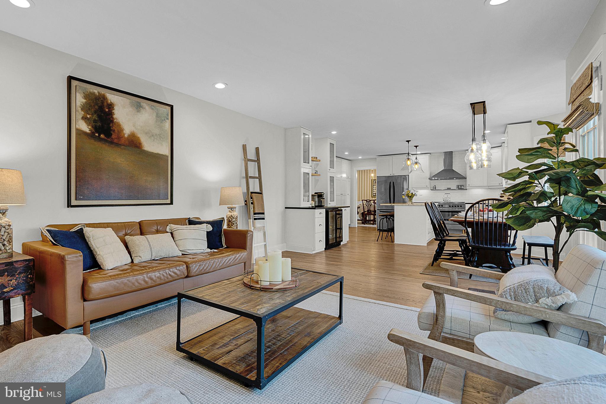 111 Mallard DRIVE W