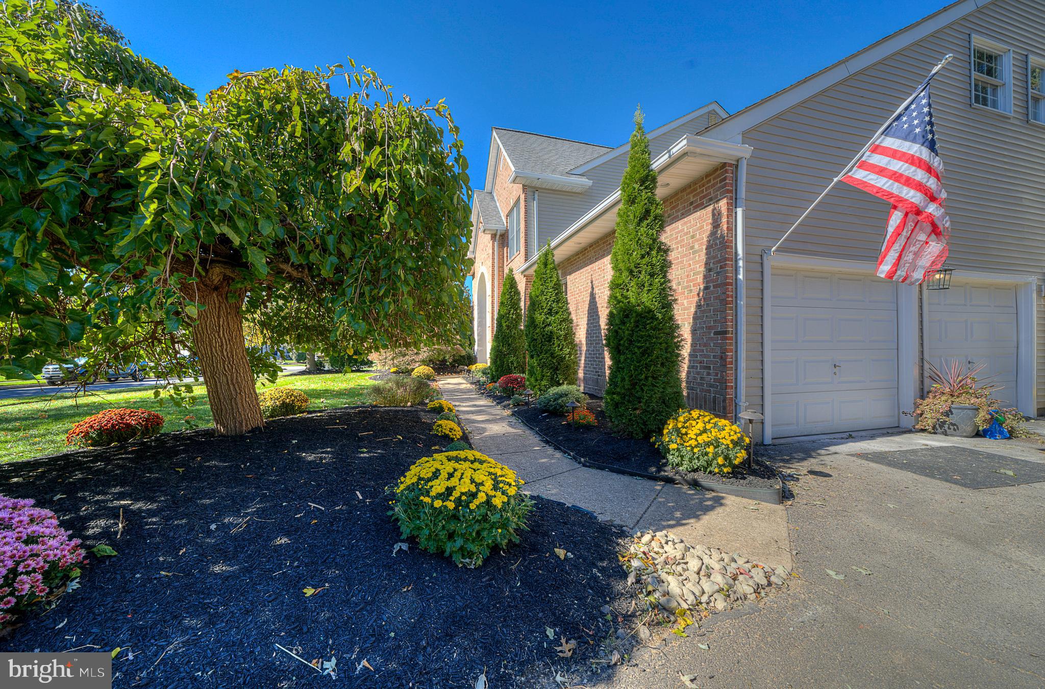 111 Mallard DRIVE W