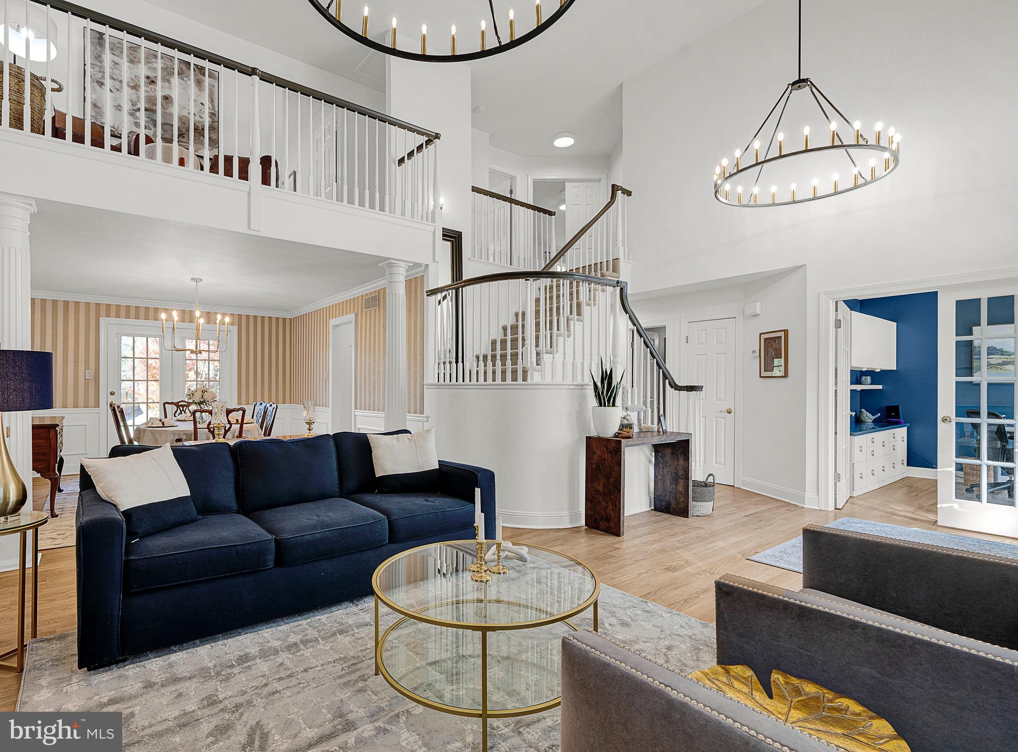 111 Mallard DRIVE W