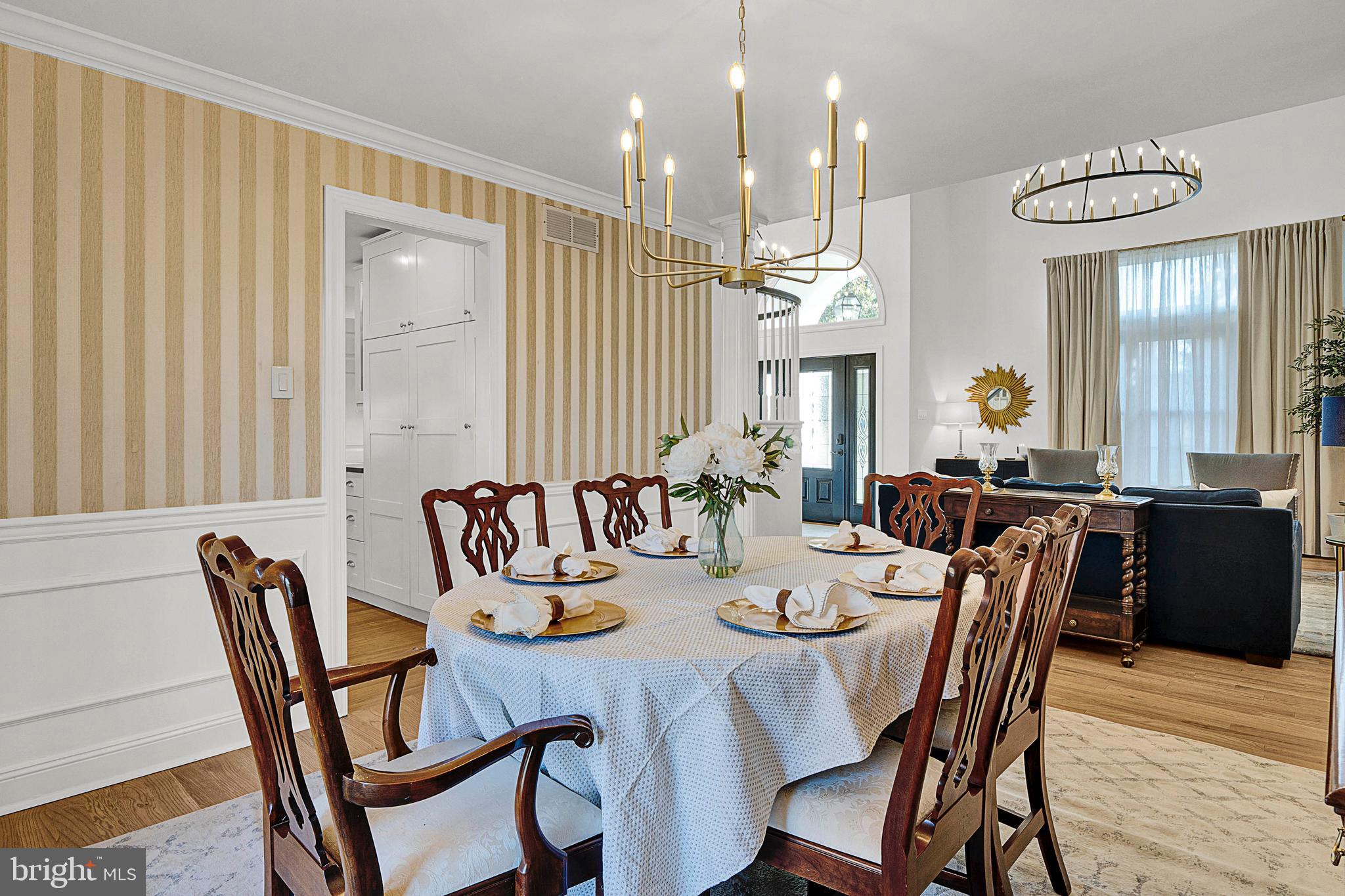 111 Mallard DRIVE W