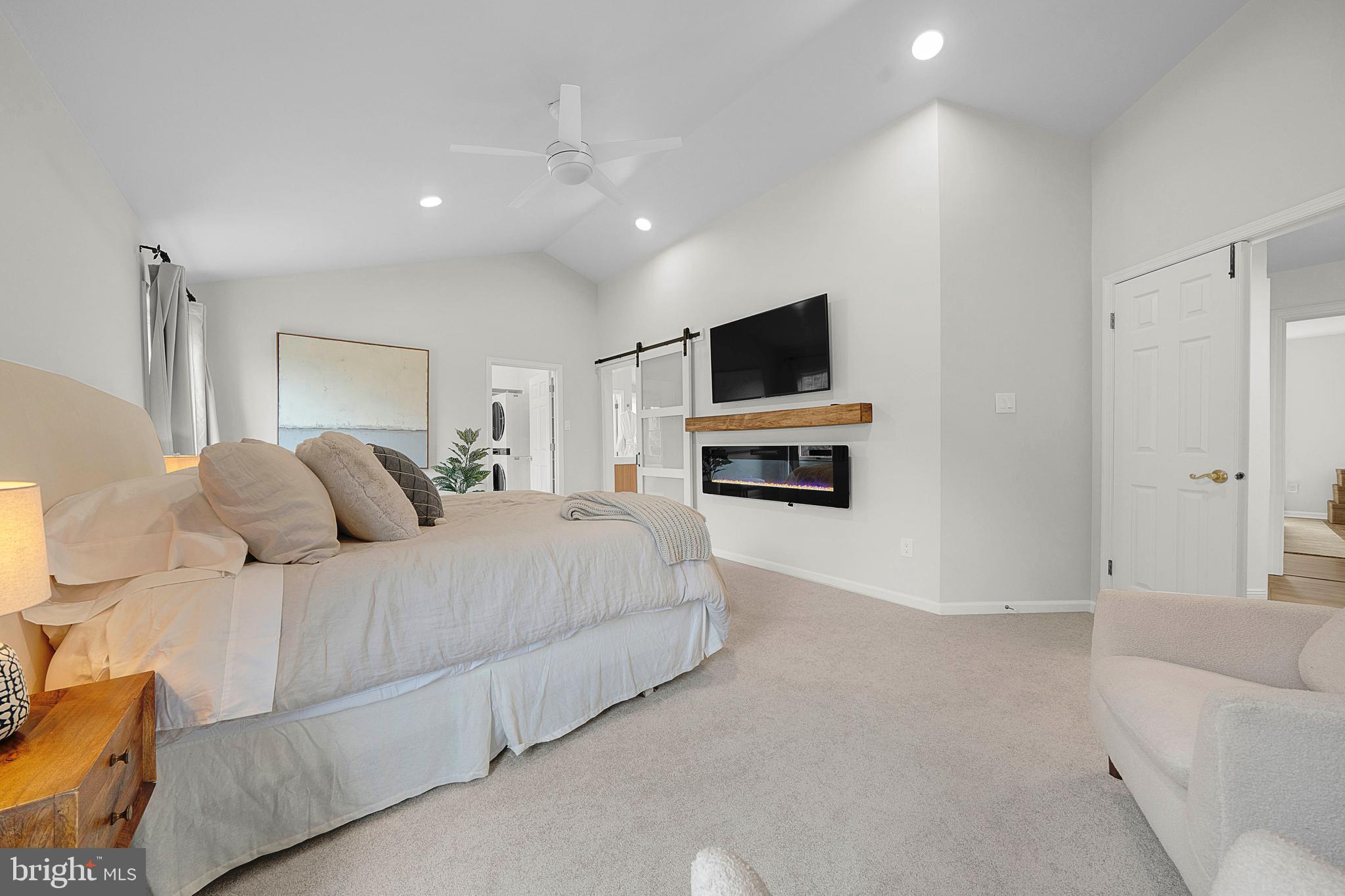 111 Mallard DRIVE W