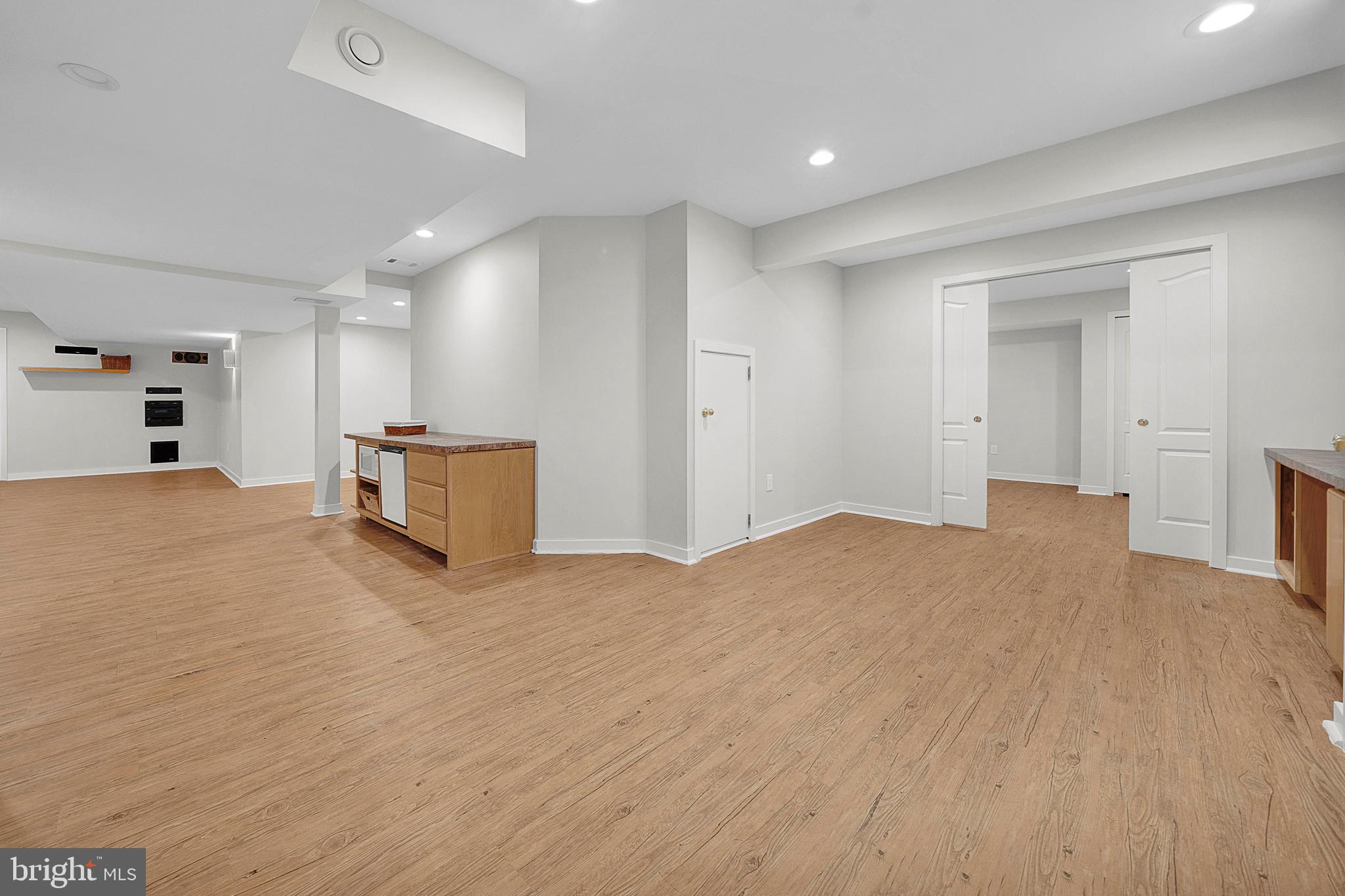 111 Mallard DRIVE W