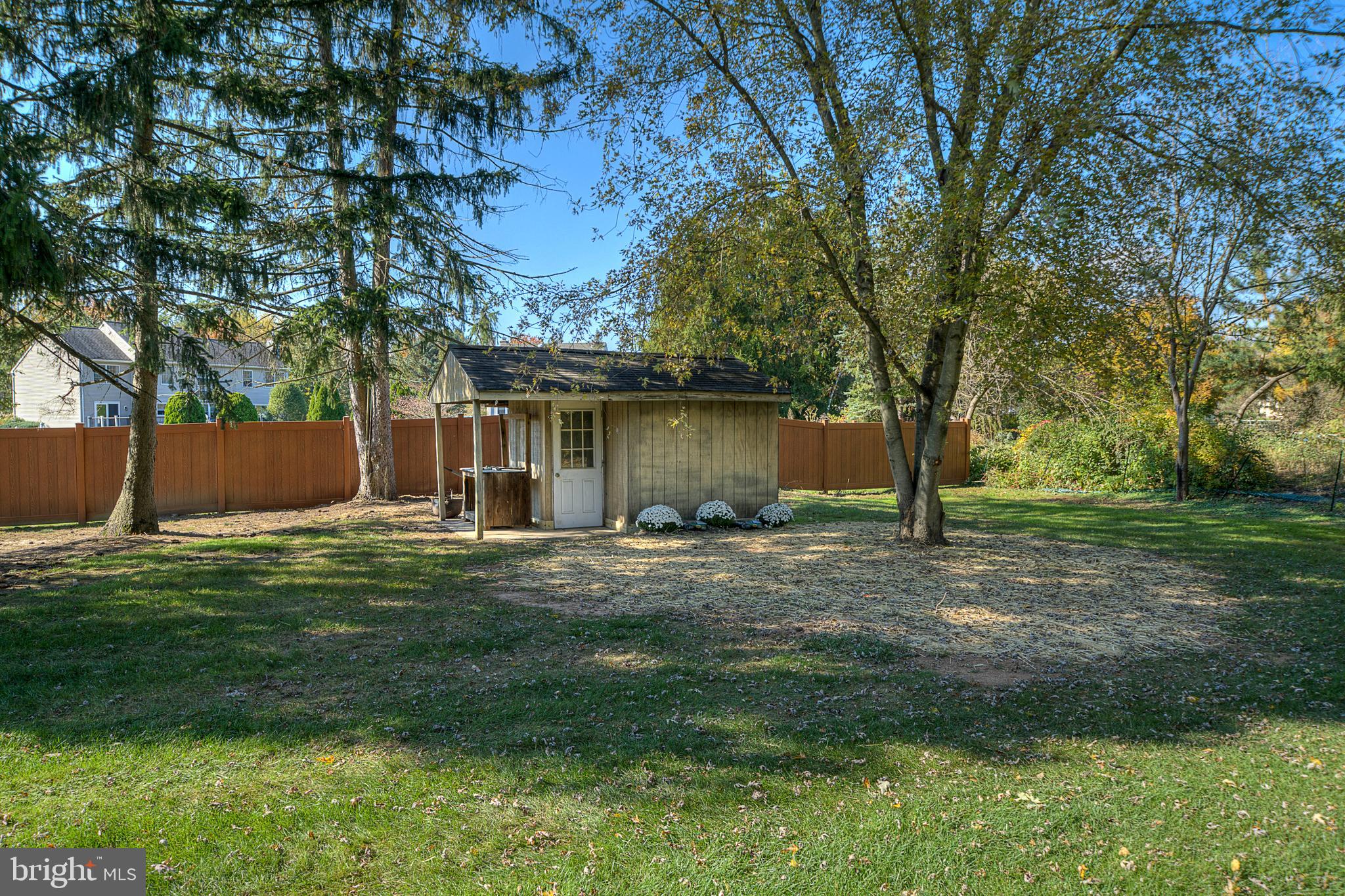 111 Mallard DRIVE W