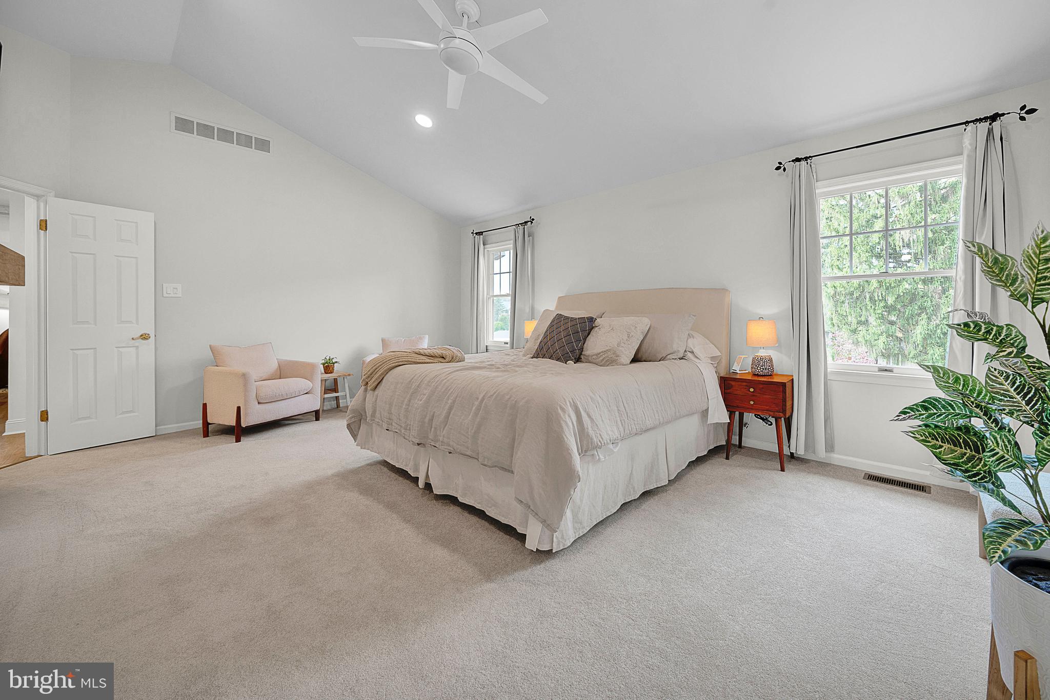 111 Mallard DRIVE W