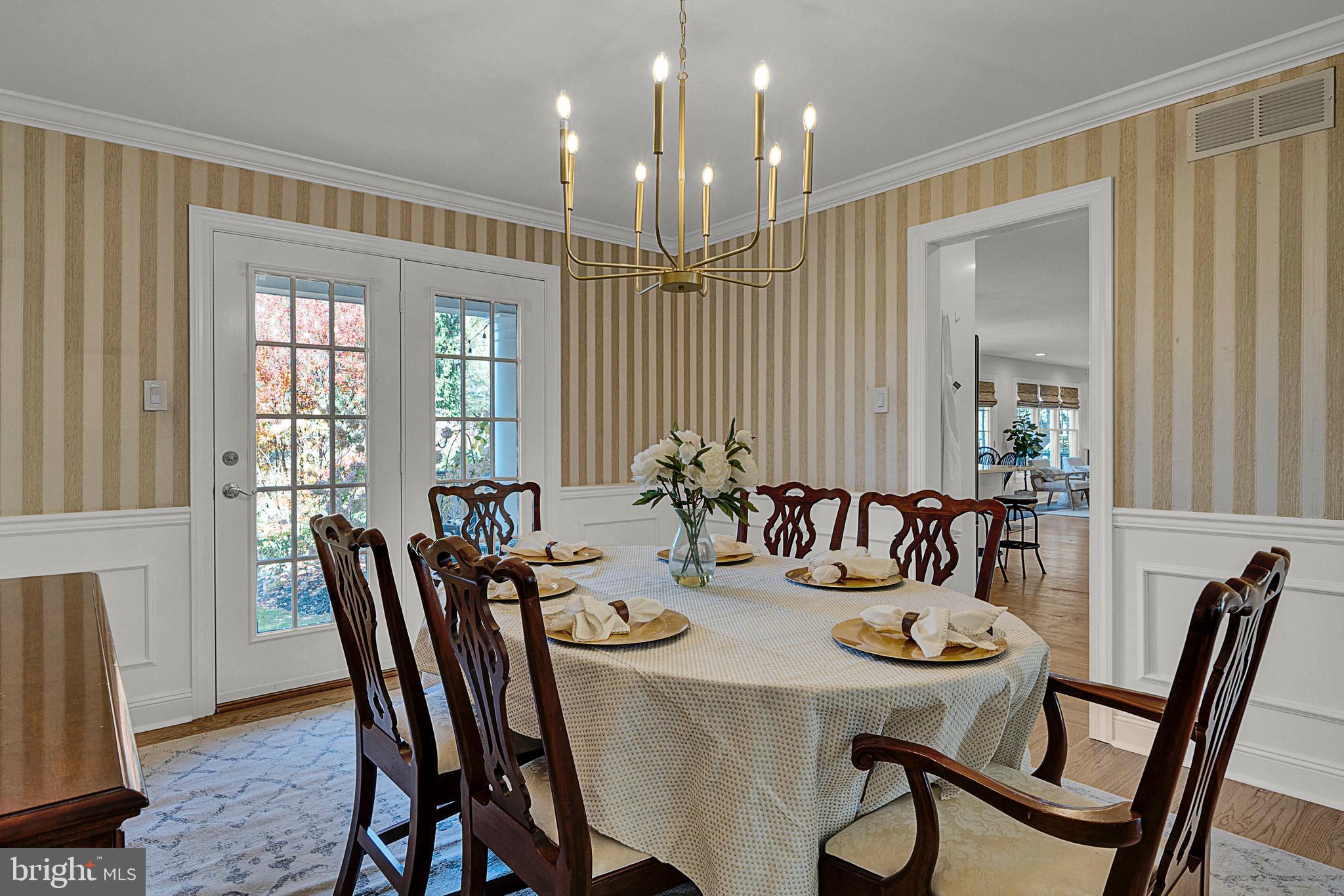 111 Mallard DRIVE W