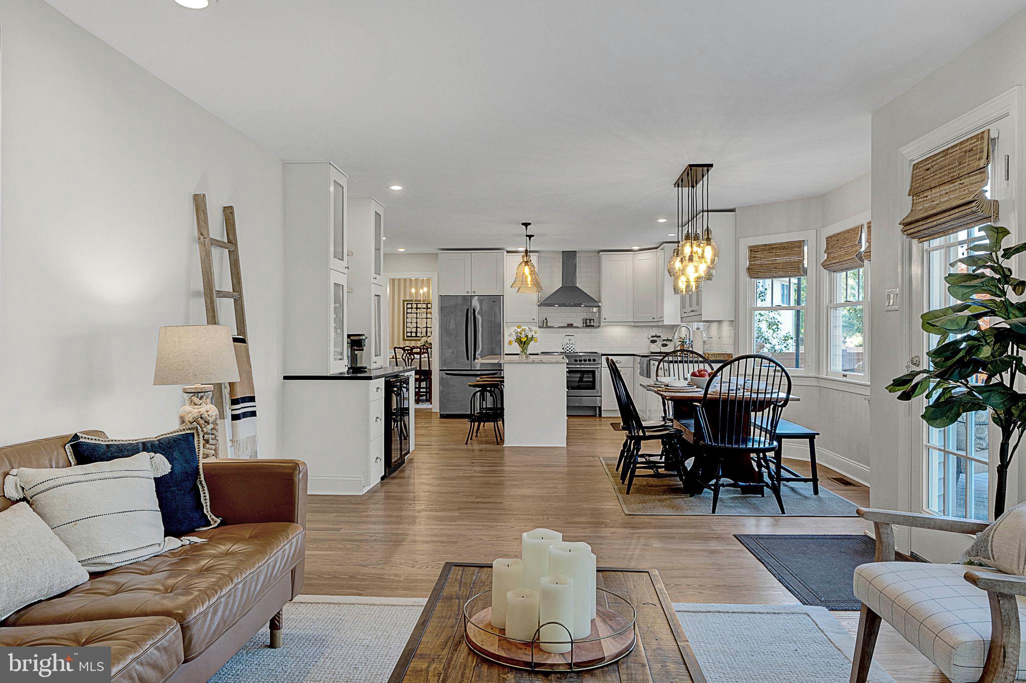 111 Mallard DRIVE W
