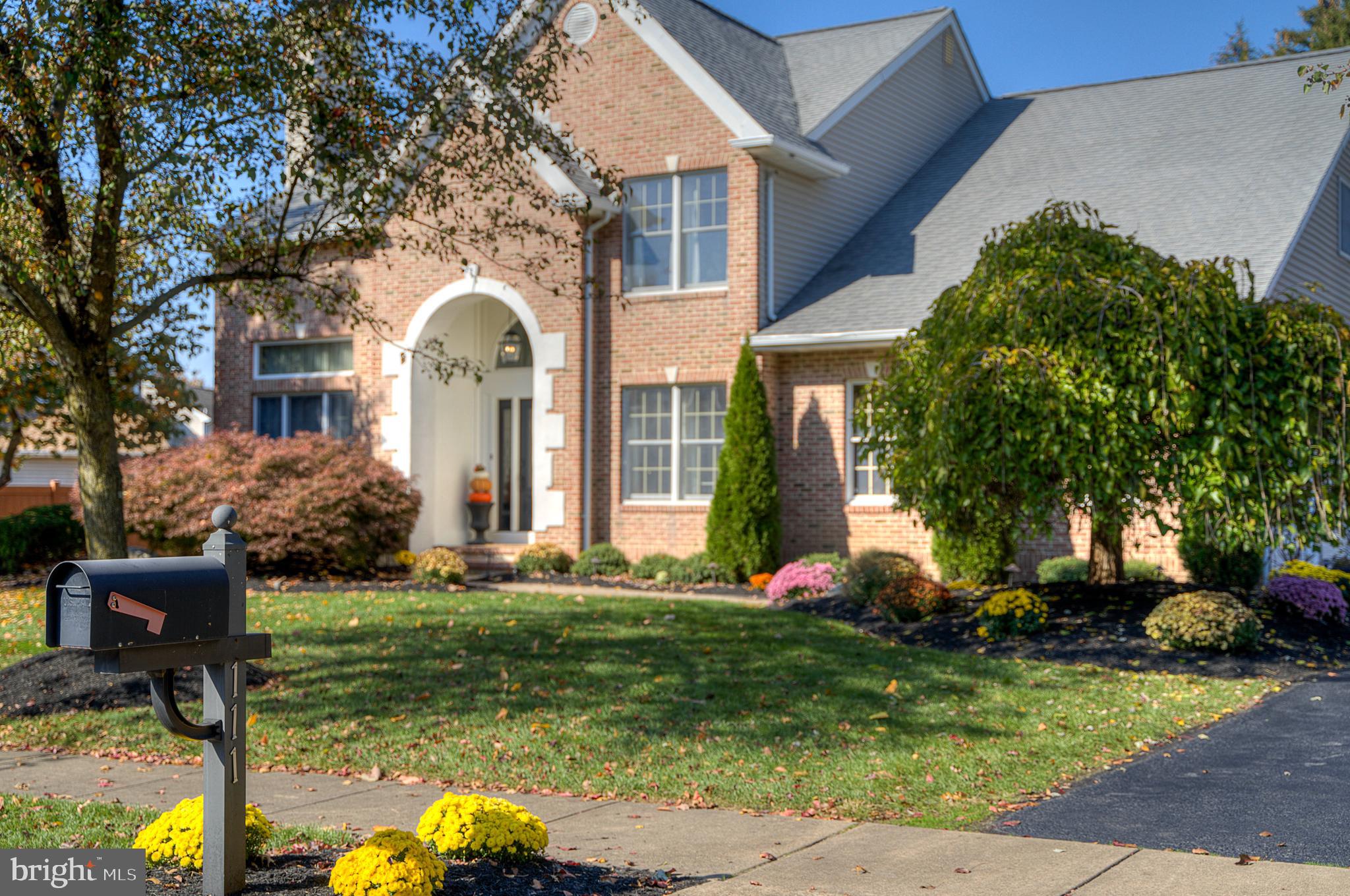 111 Mallard DRIVE W