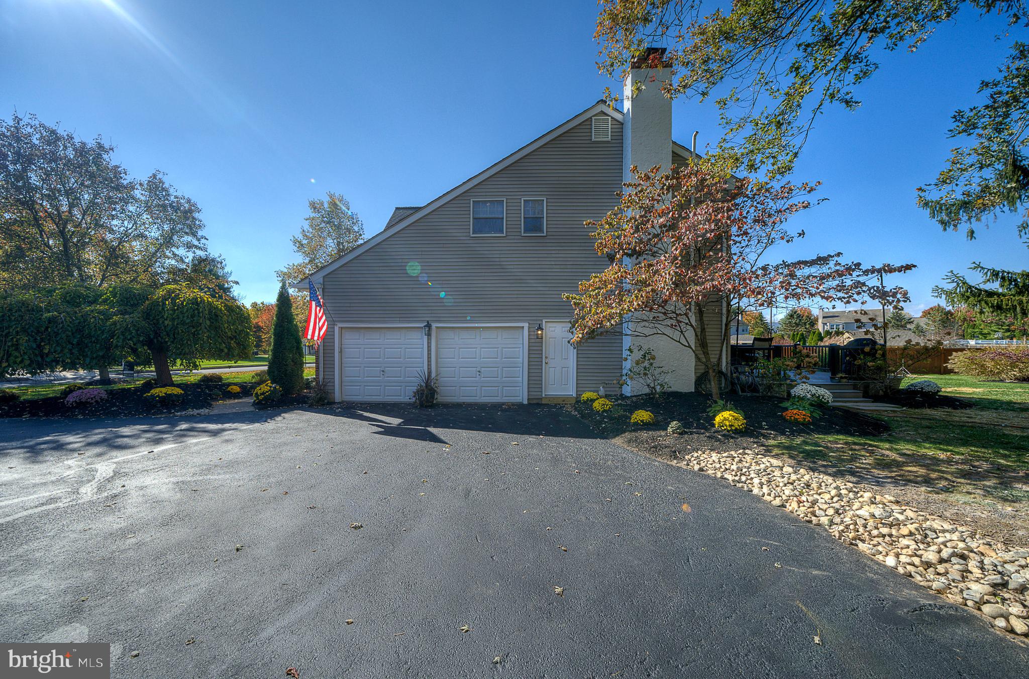 111 Mallard DRIVE W
