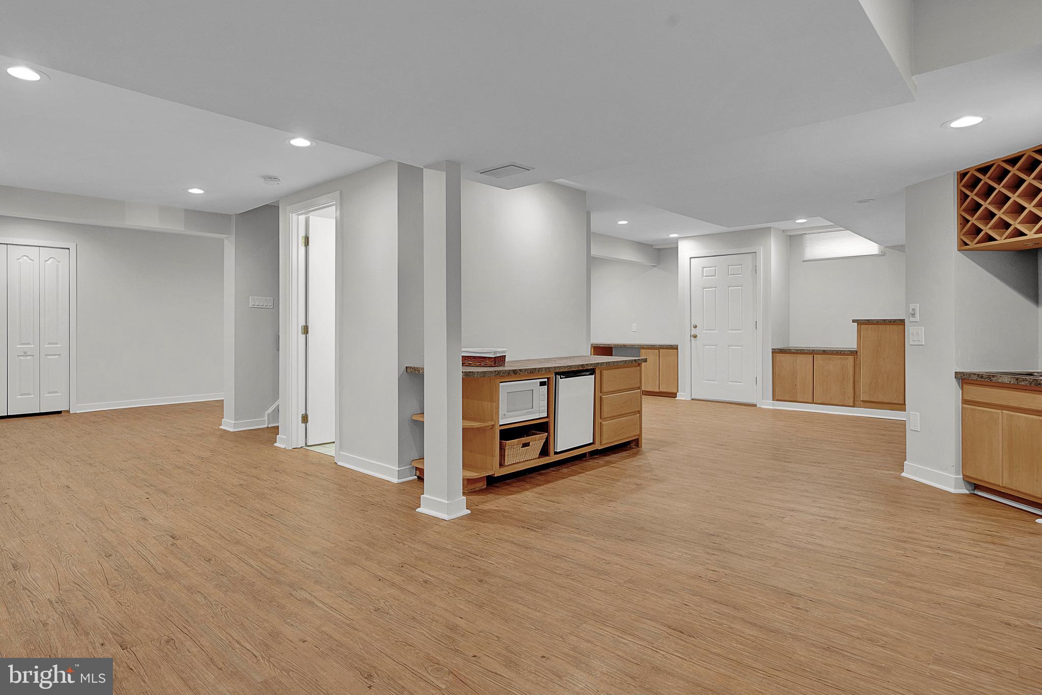 111 Mallard DRIVE W