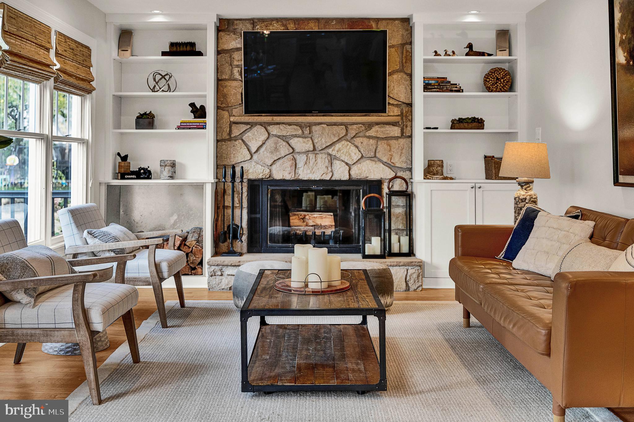 111 Mallard DRIVE W
