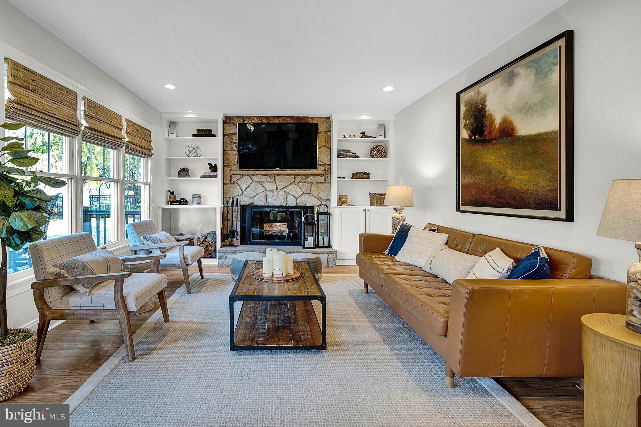 111 Mallard DRIVE W