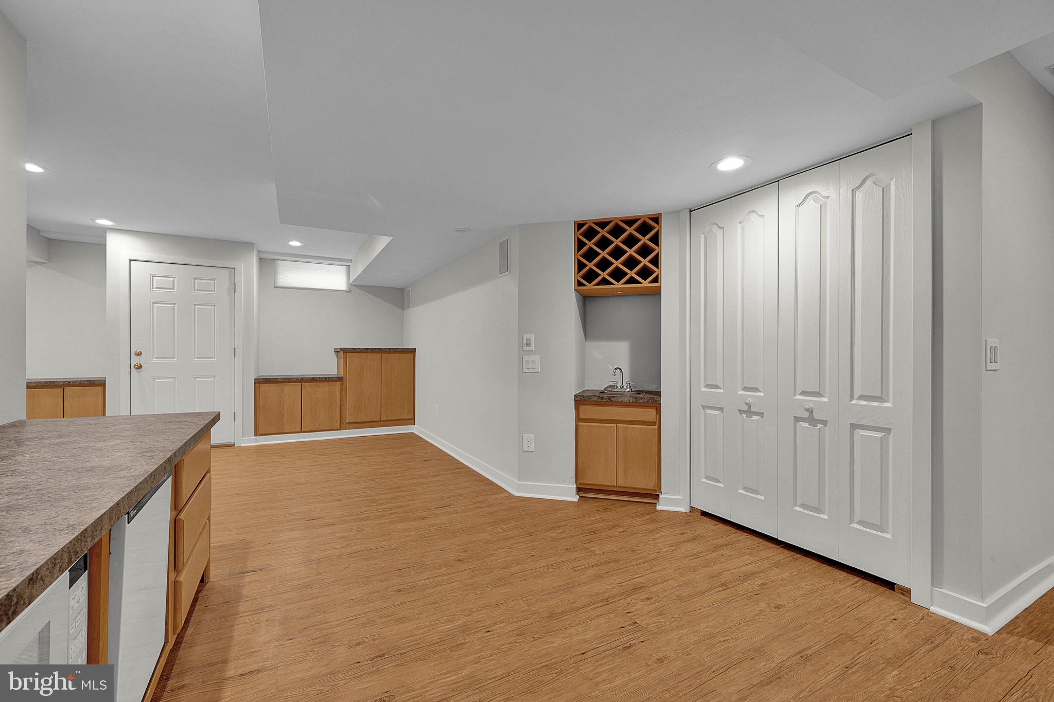 111 Mallard DRIVE W