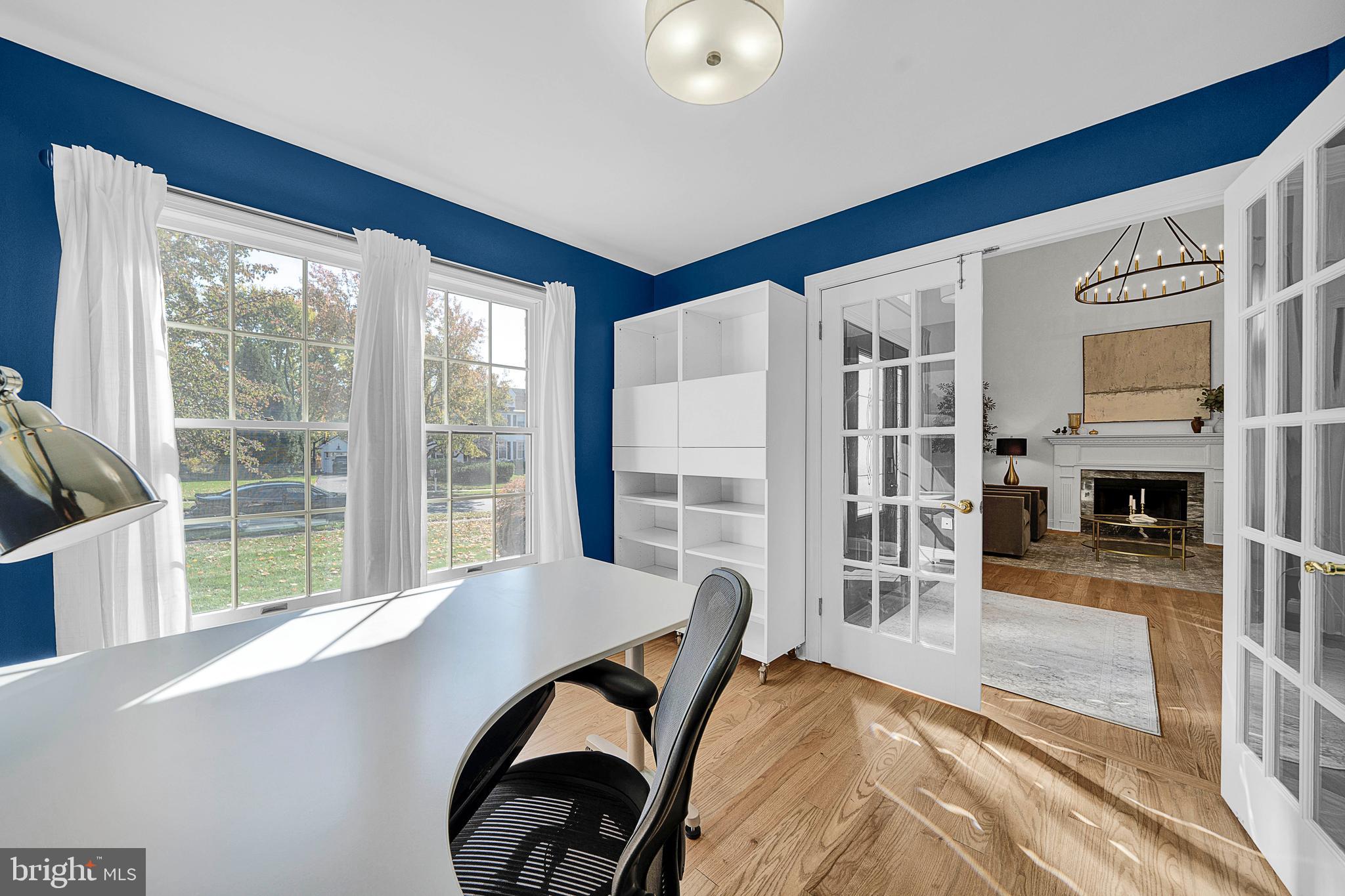 111 Mallard DRIVE W