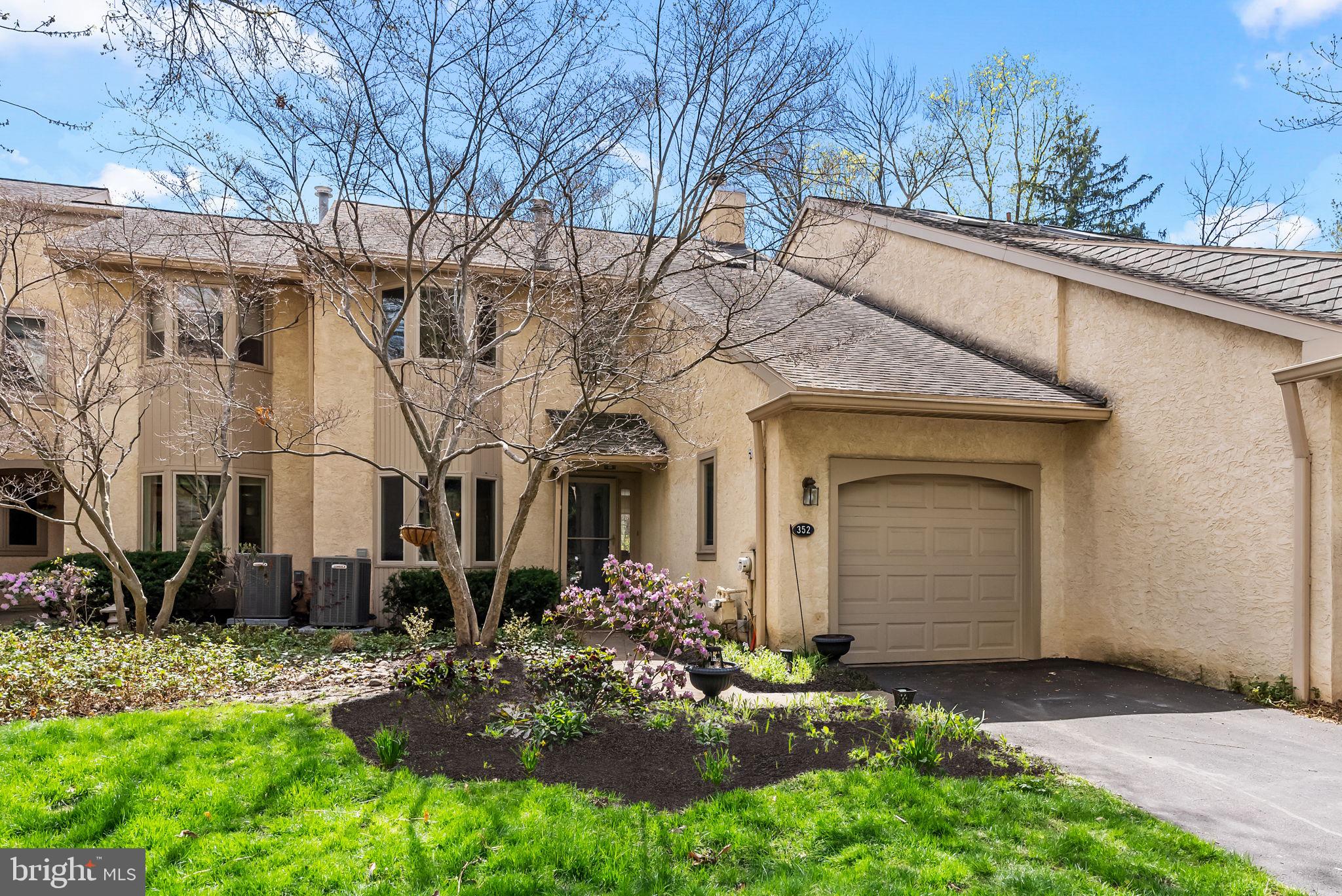 352 RIVER BIRCH CIRCLE 35-2