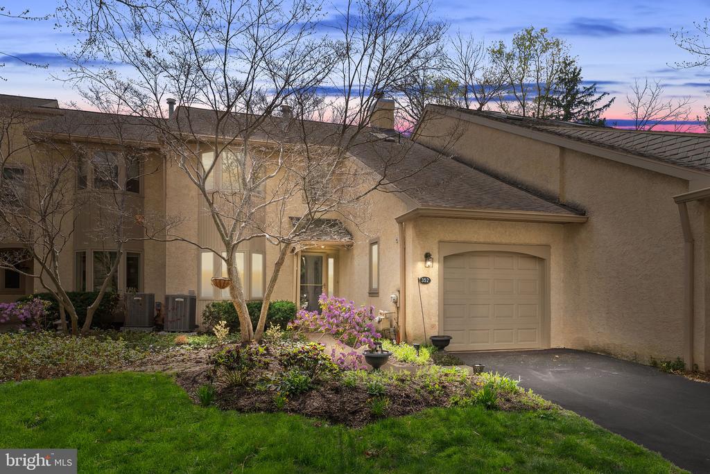 352 RIVER BIRCH CIRCLE 35-2