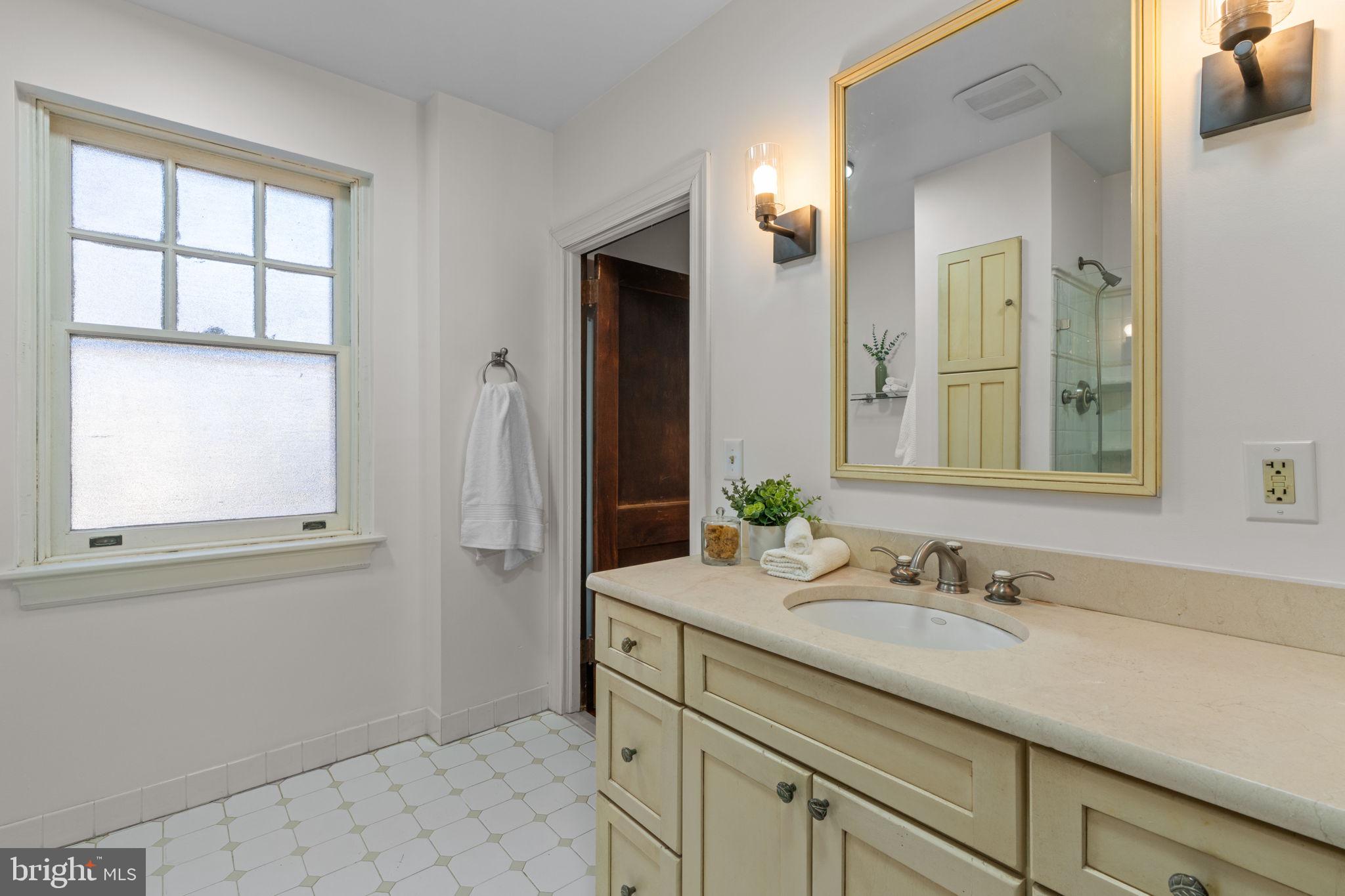 511 E WILLOW GROVE AVENUE