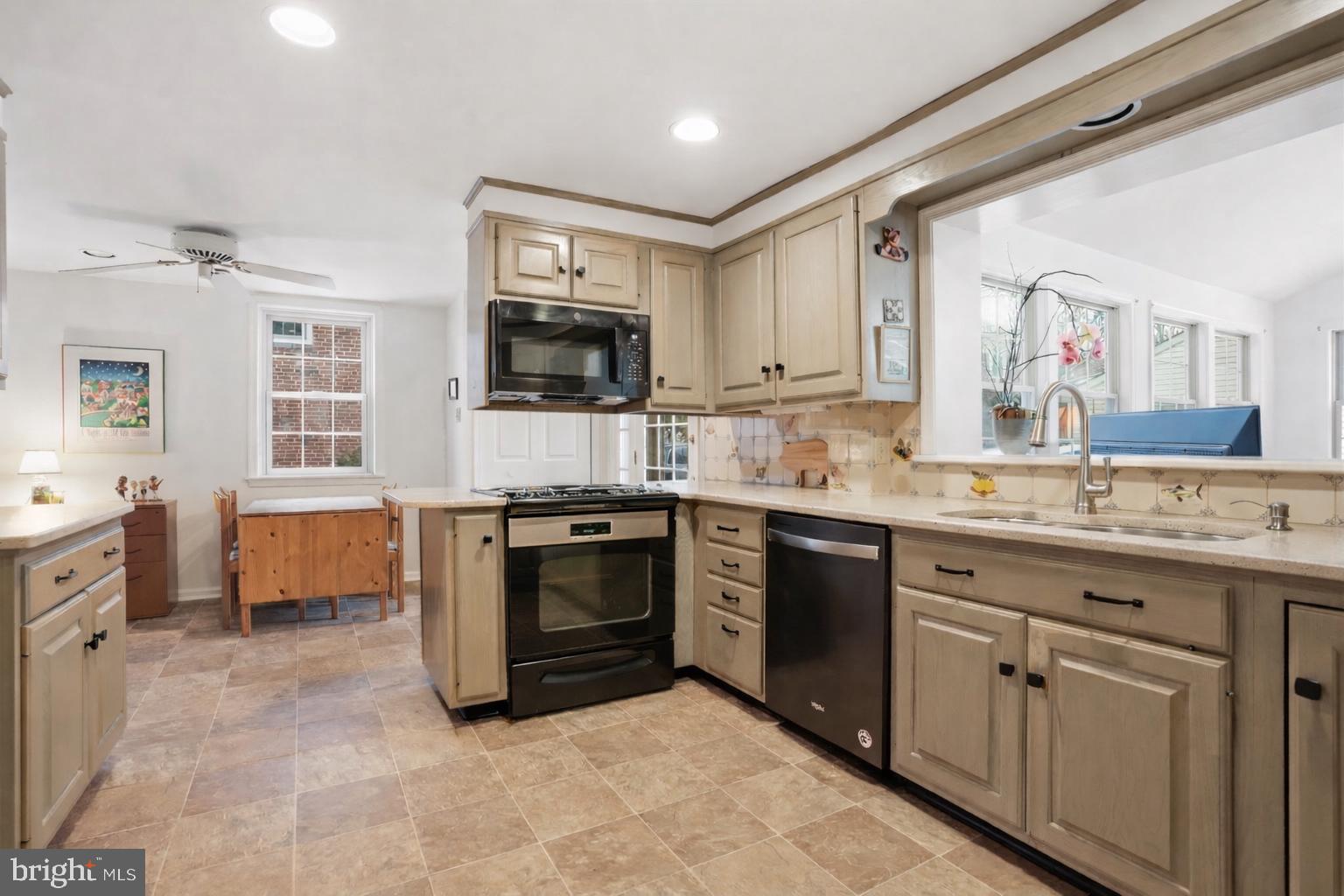 216 HEATHERWOOD ROAD