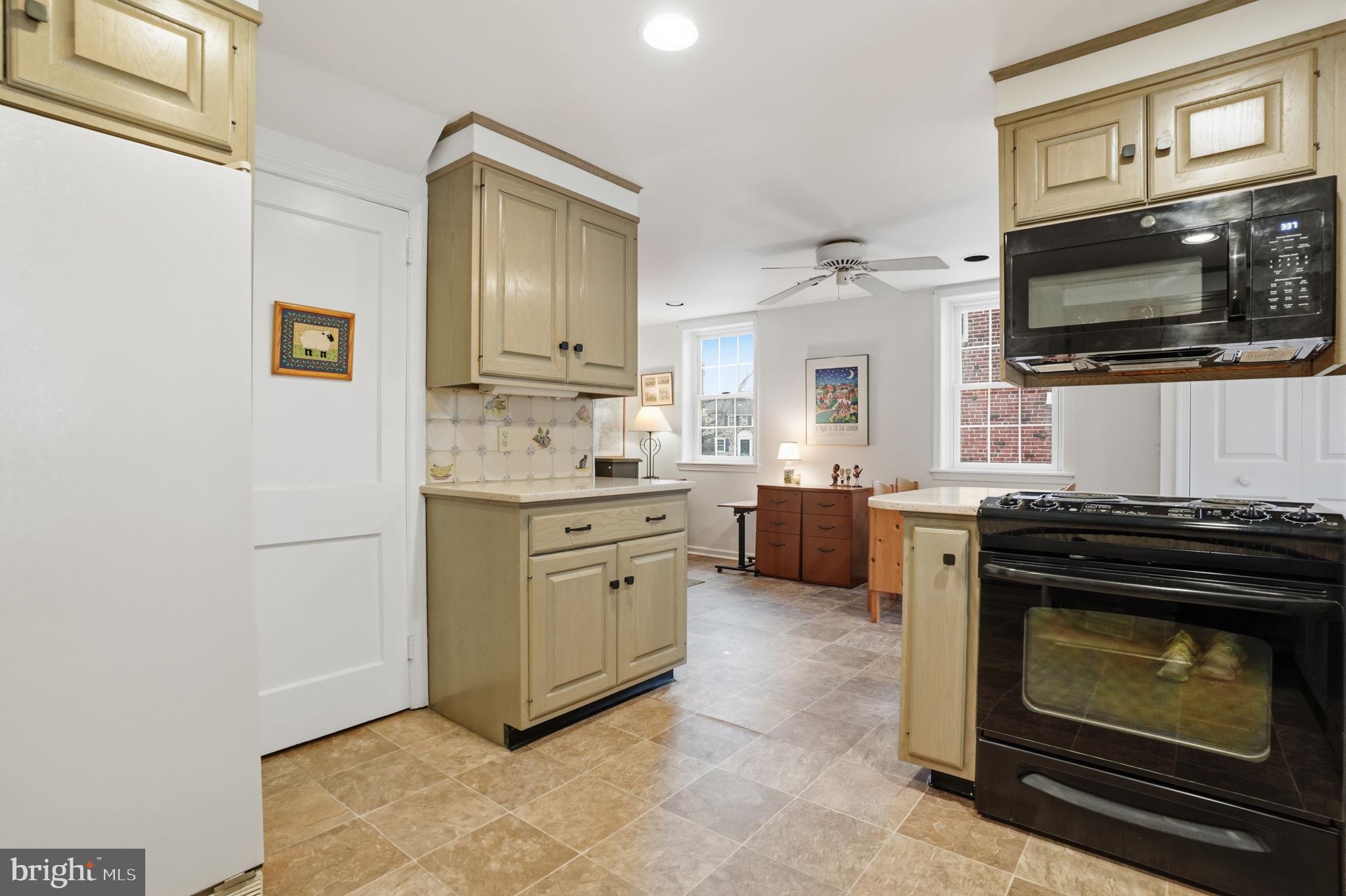 216 HEATHERWOOD ROAD