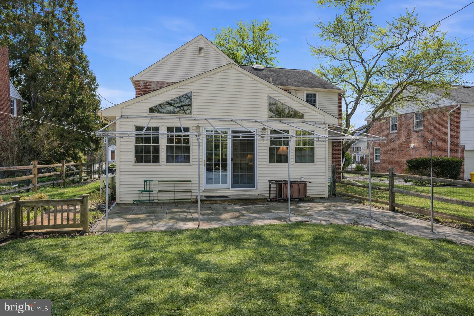 216 HEATHERWOOD ROAD