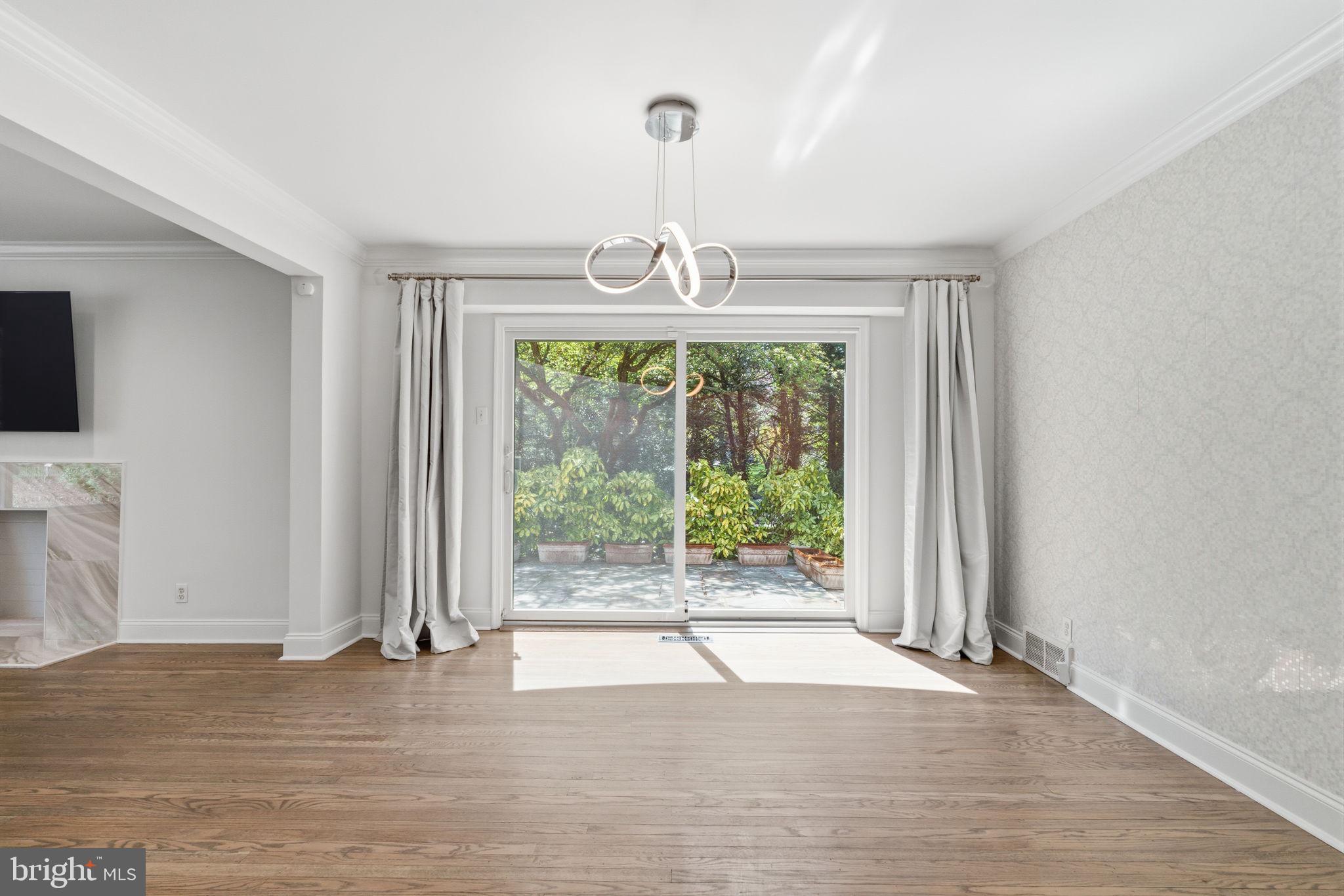 101 LLANBERRIS ROAD