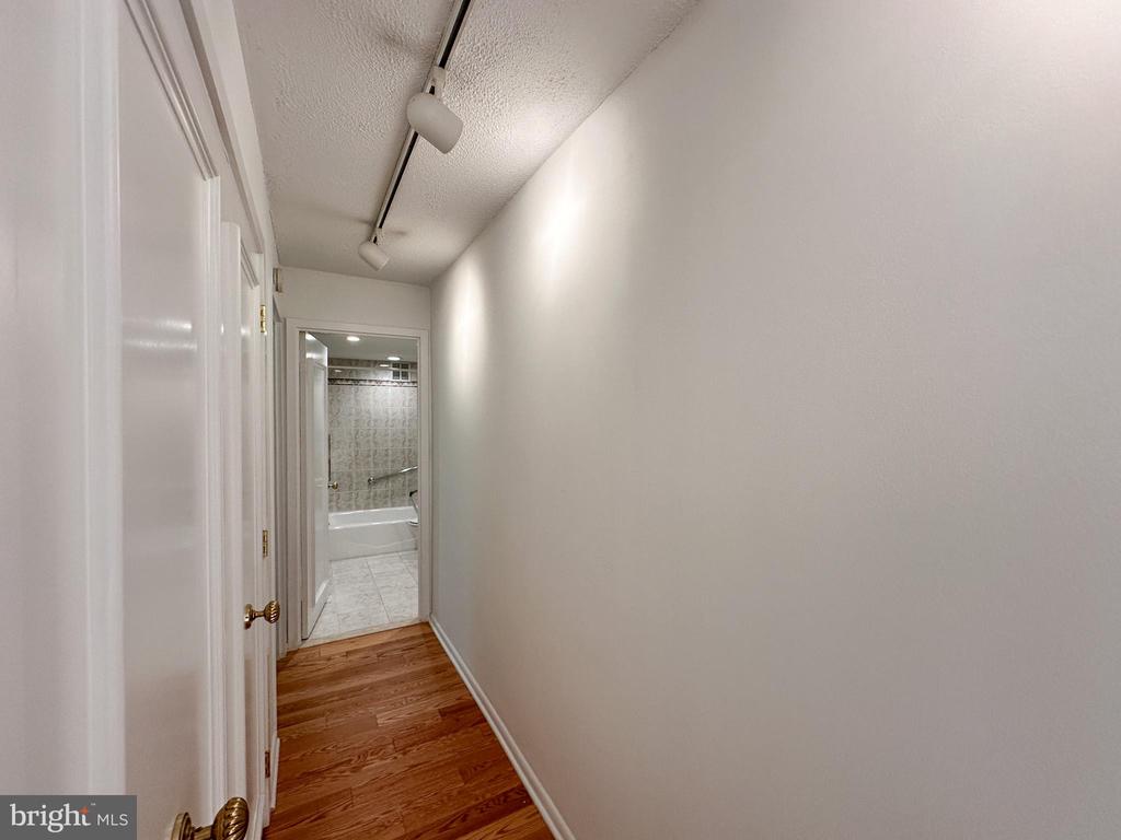 1001 CITY AVENUE W-405