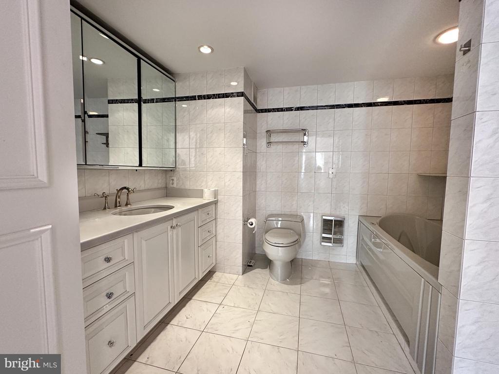 1001 CITY AVENUE W-405