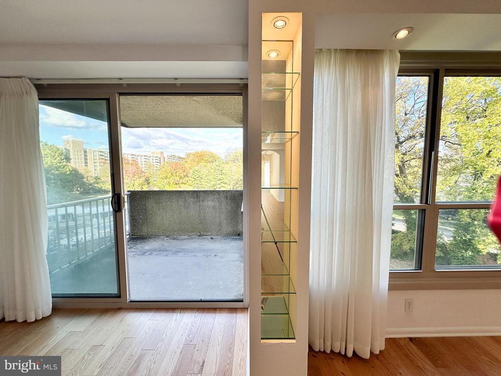 1001 CITY AVENUE W-405
