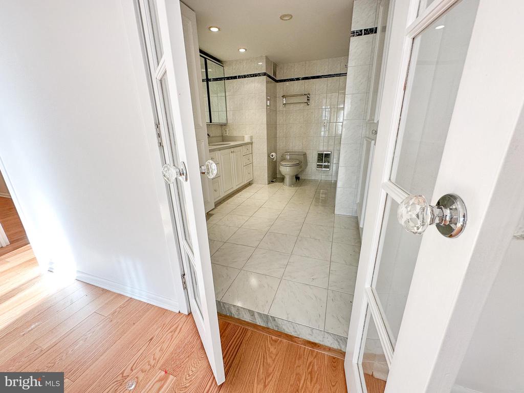 1001 CITY AVENUE W-405