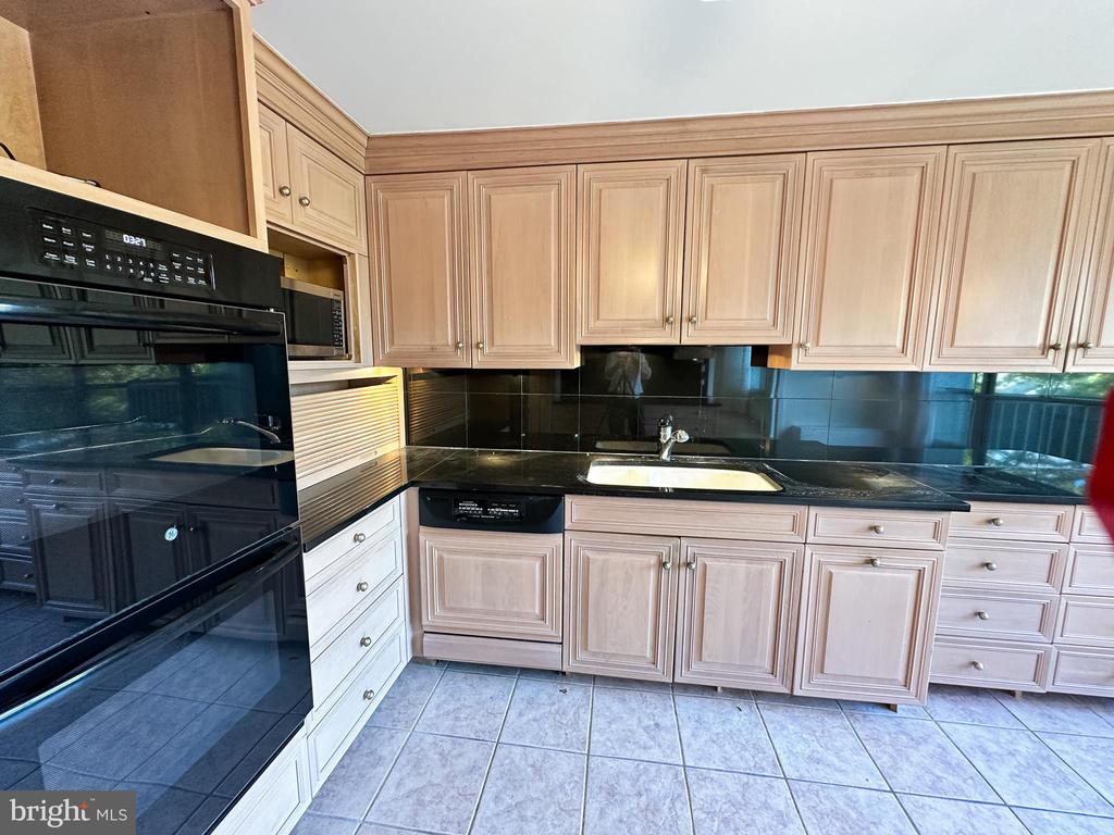 1001 CITY AVENUE W-405