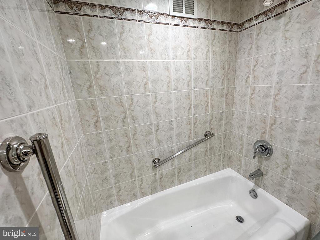 1001 CITY AVENUE W-405