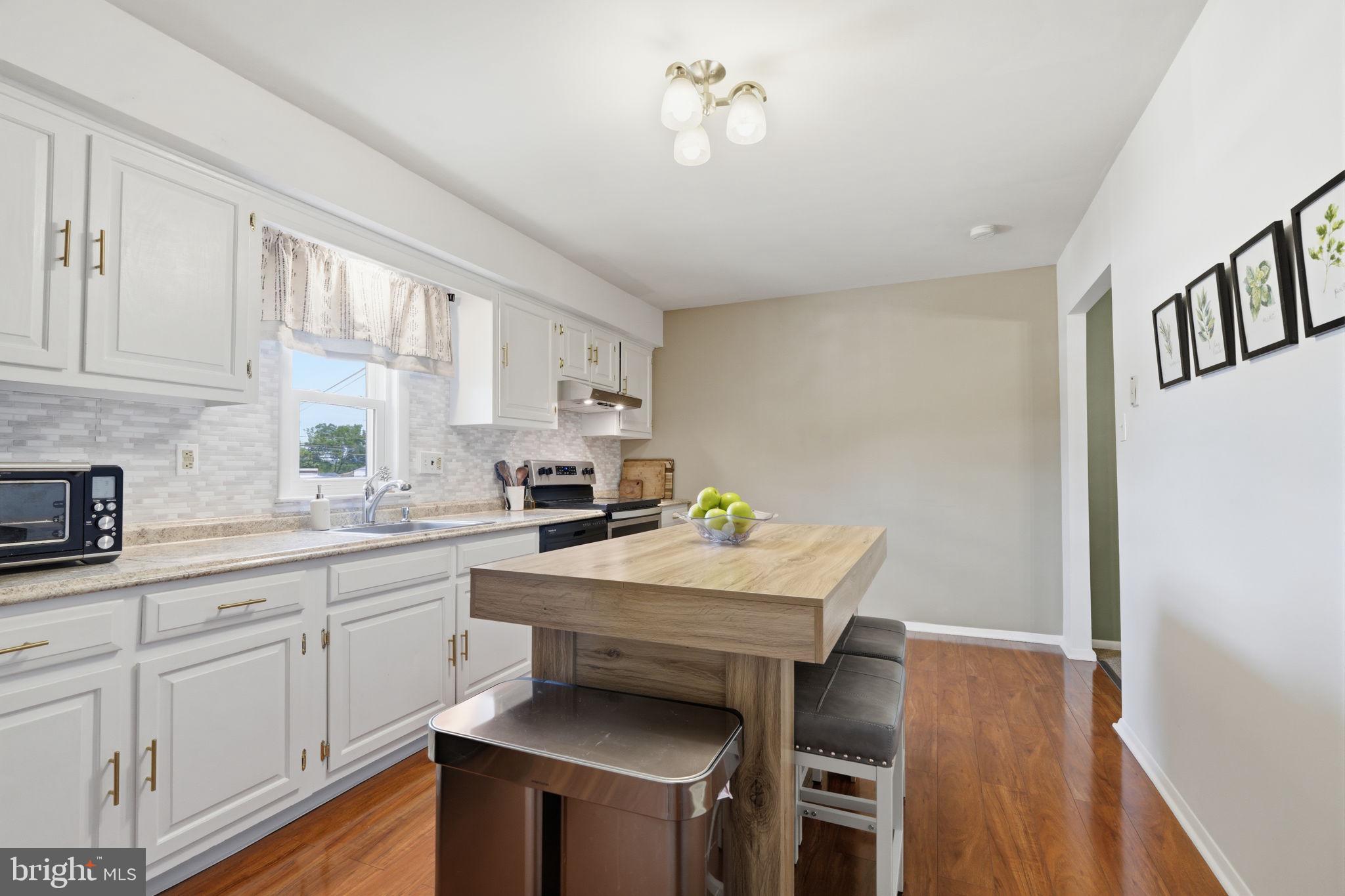 908 GREEN STREET